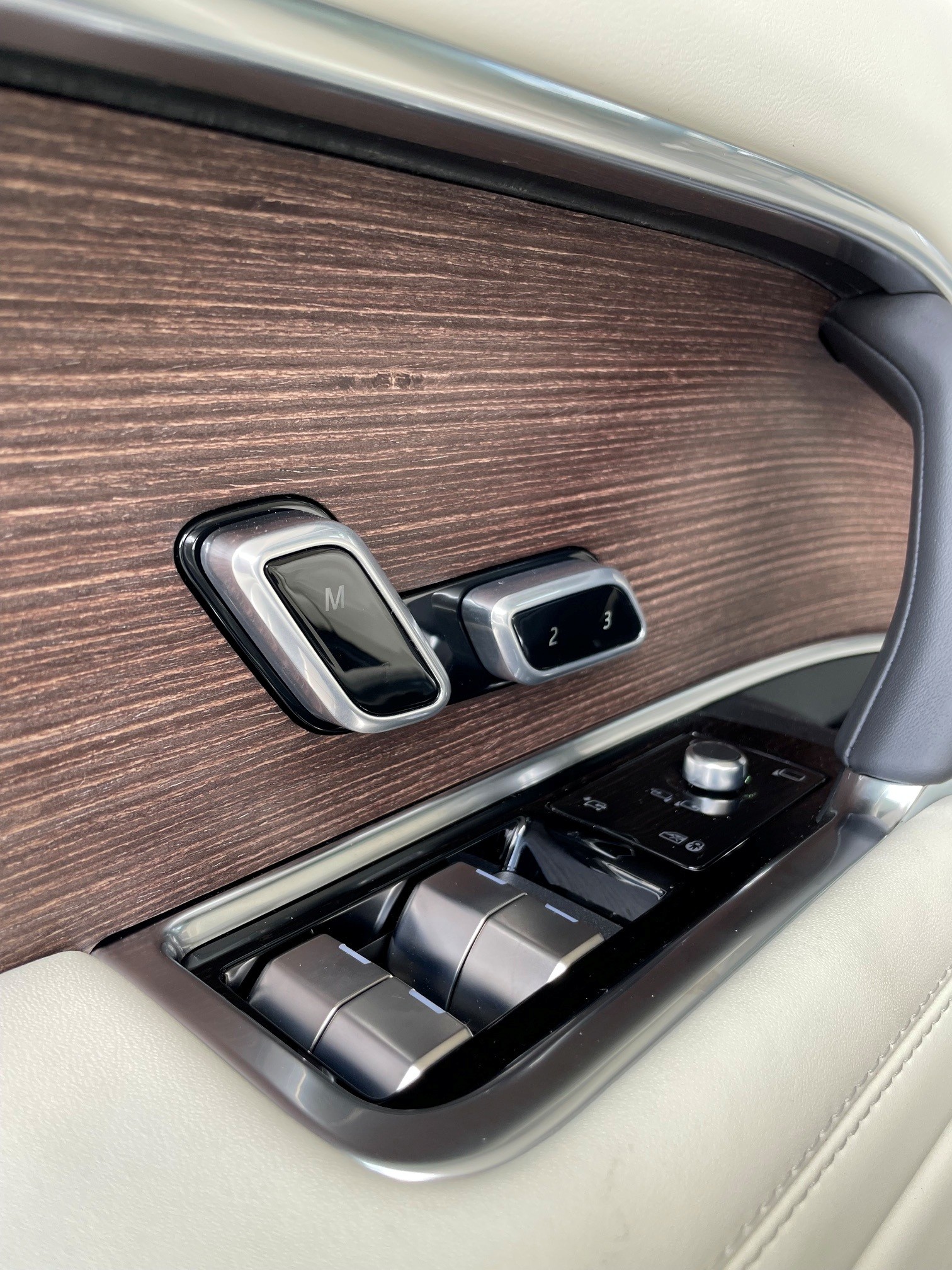 LAND ROVER Range Rover 3.0 I6 P460e HSE-image-6