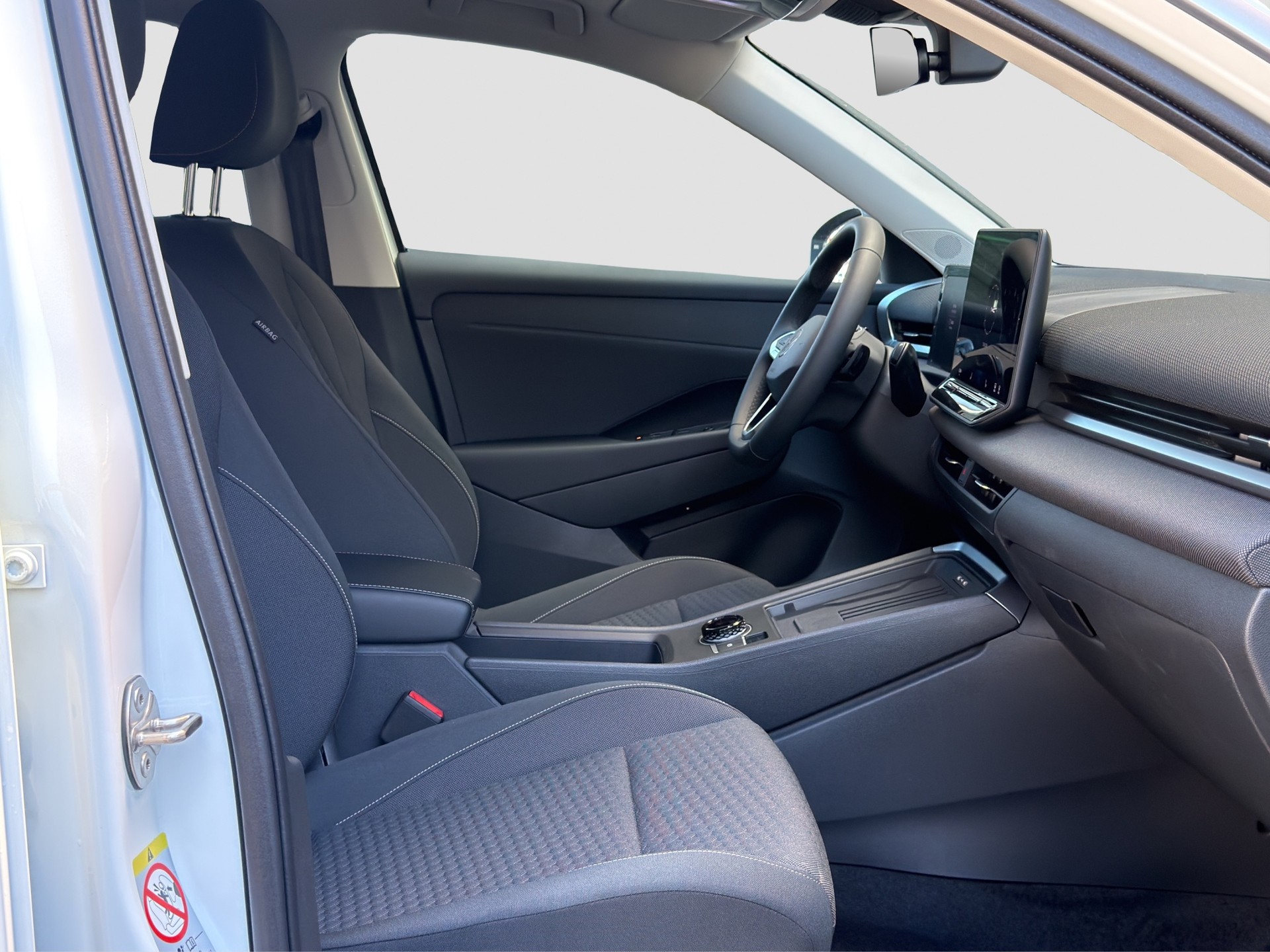VW T-Roc 1.5 eTSI mHEV Life DSG-image-11