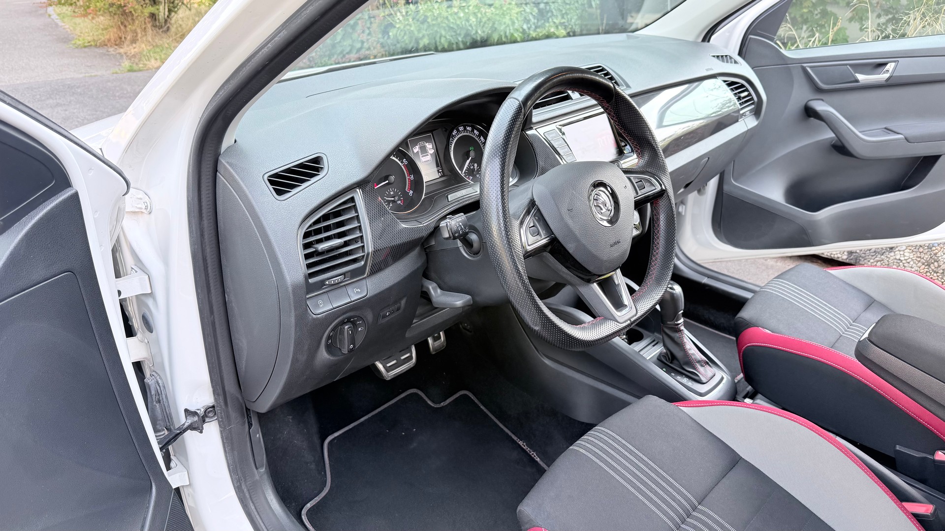 SKODA Fabia 1.2 TSI Monte Carlo DSG-image-8