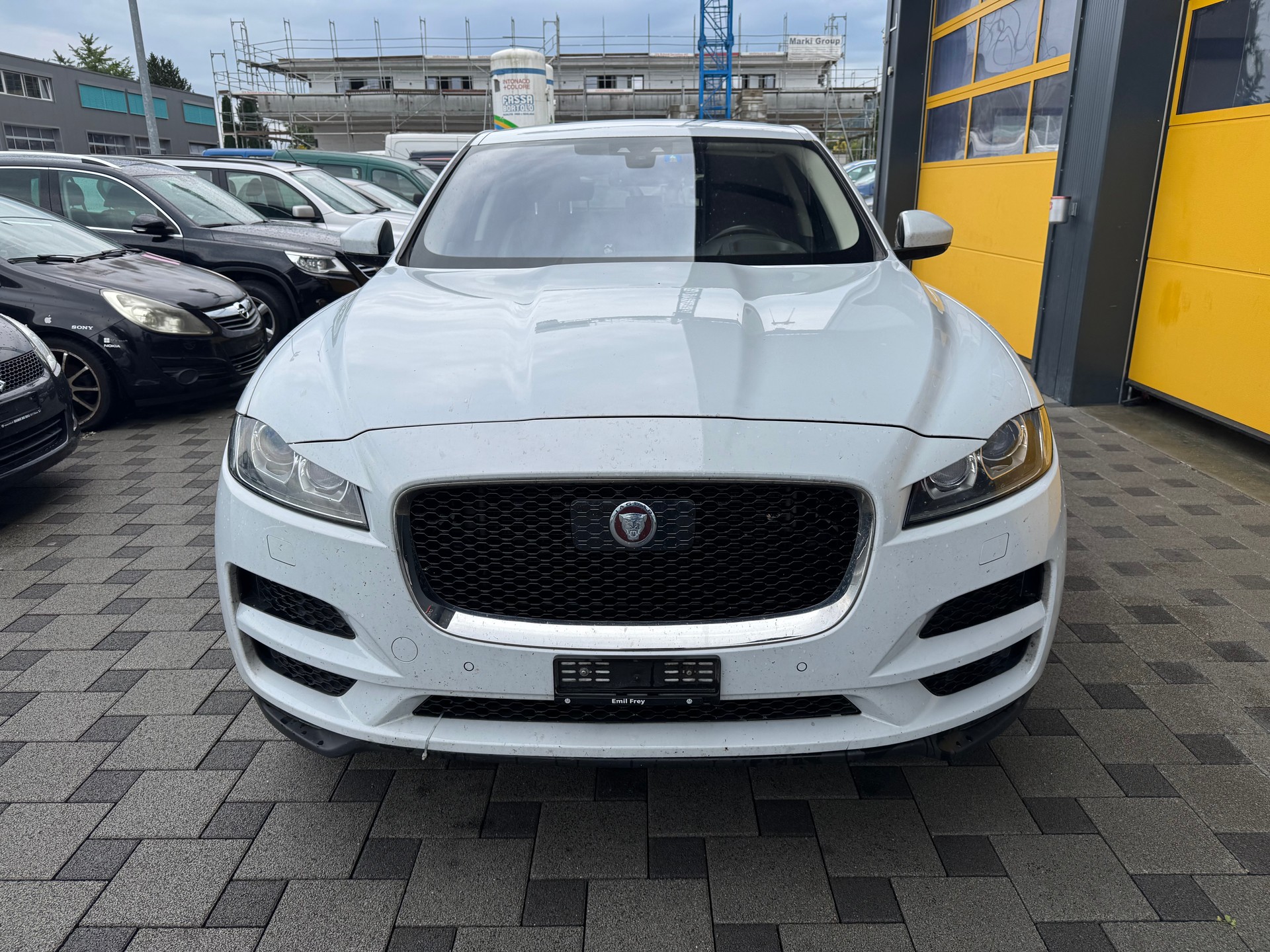 JAGUAR F-Pace 2.0d Prestige AWD Automatik-image-2