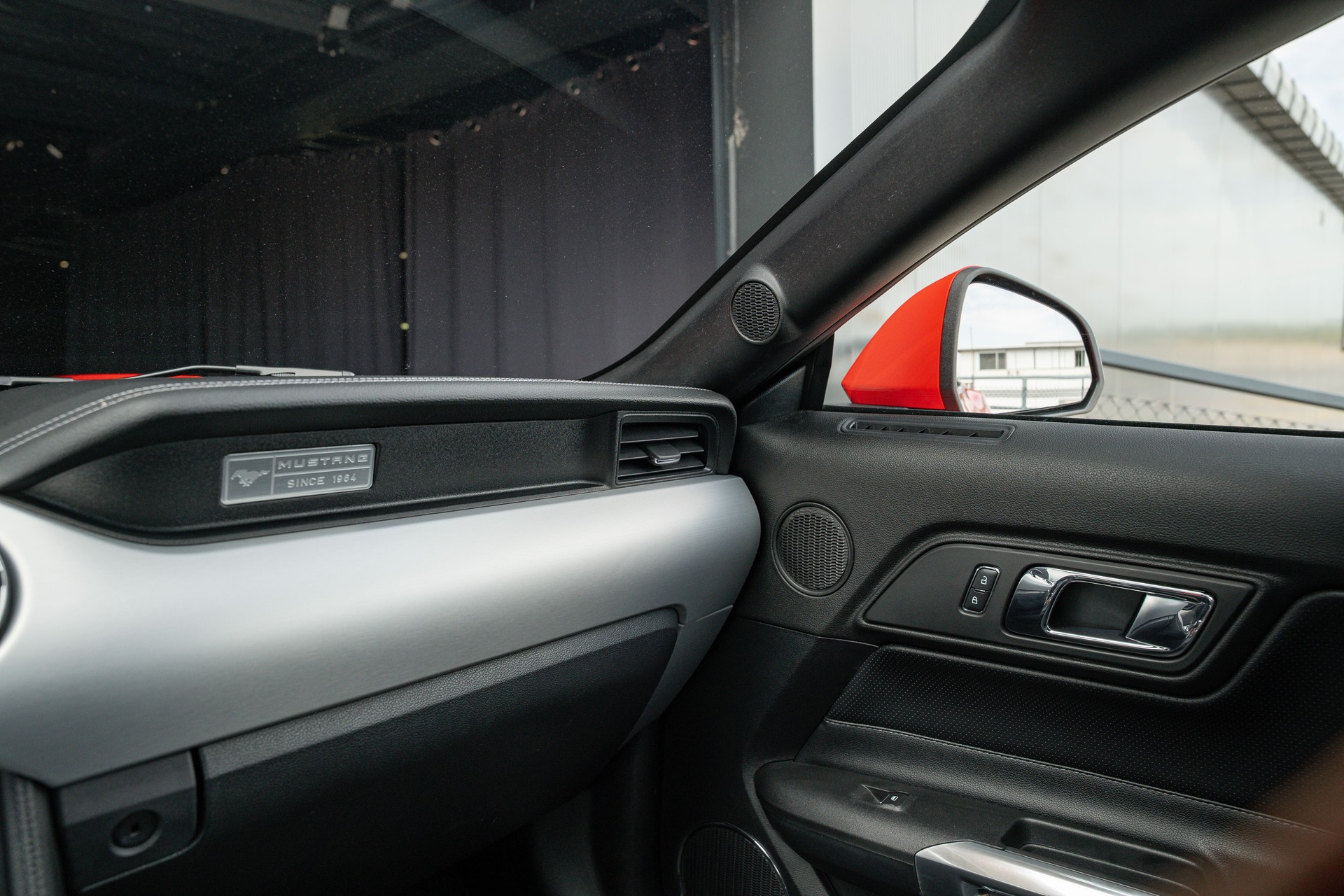 FORD Mustang Convertible 2.3 Automat-image-20