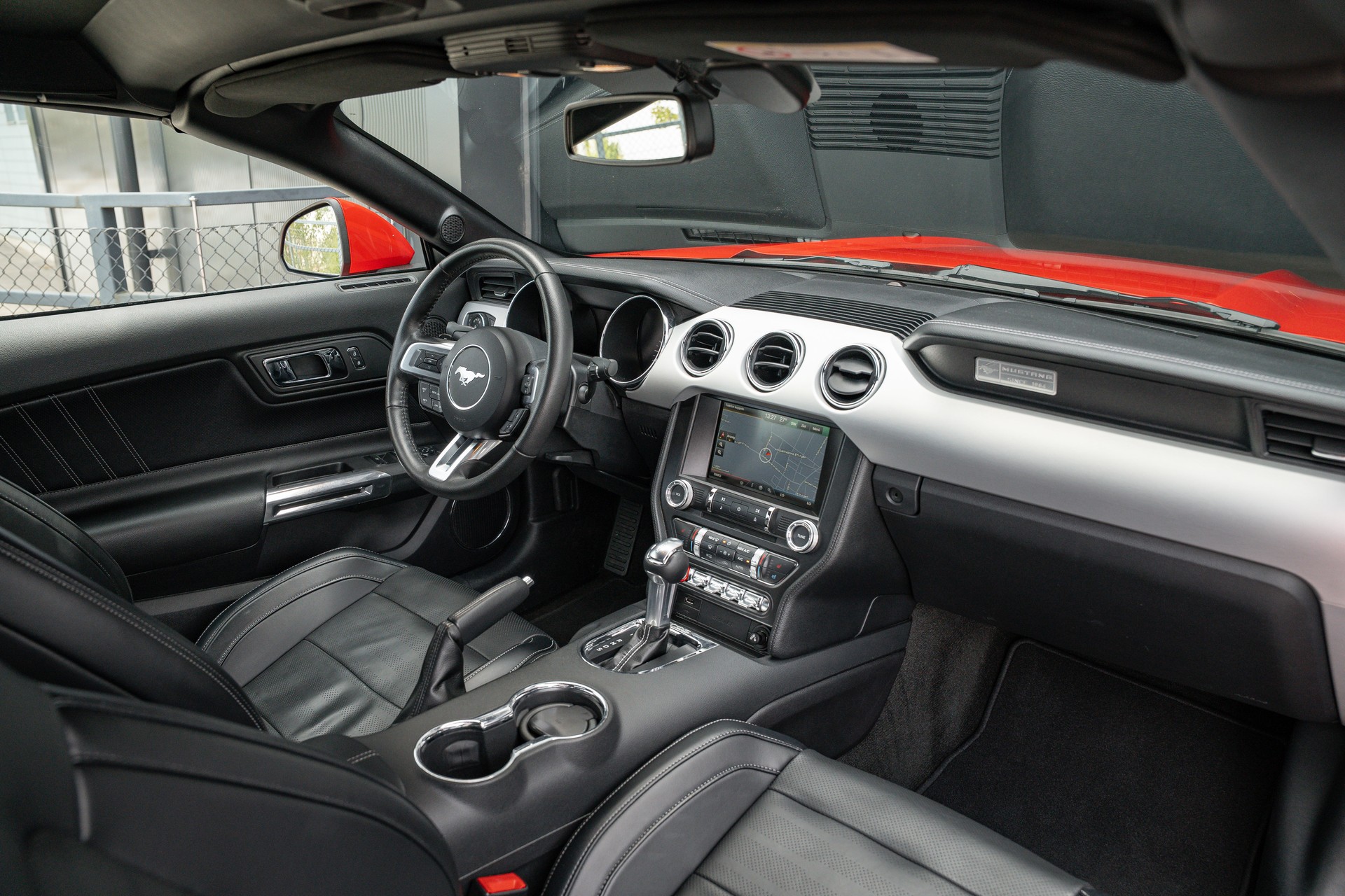 FORD Mustang Convertible 2.3 Automat-image-13