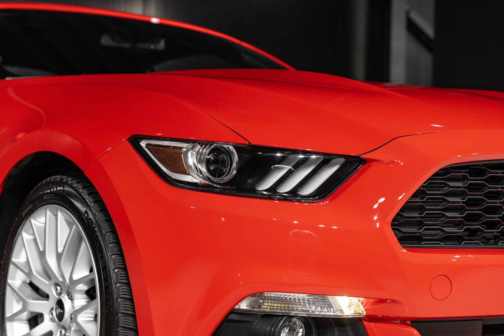 FORD Mustang Convertible 2.3 Automat-image-23