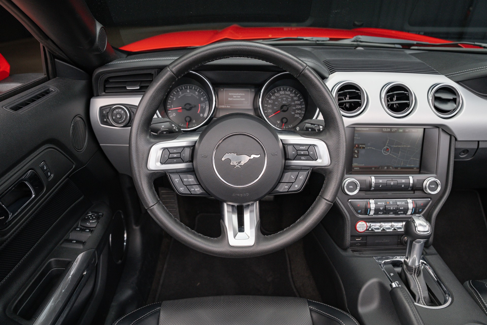 FORD Mustang Convertible 2.3 Automat-image-15