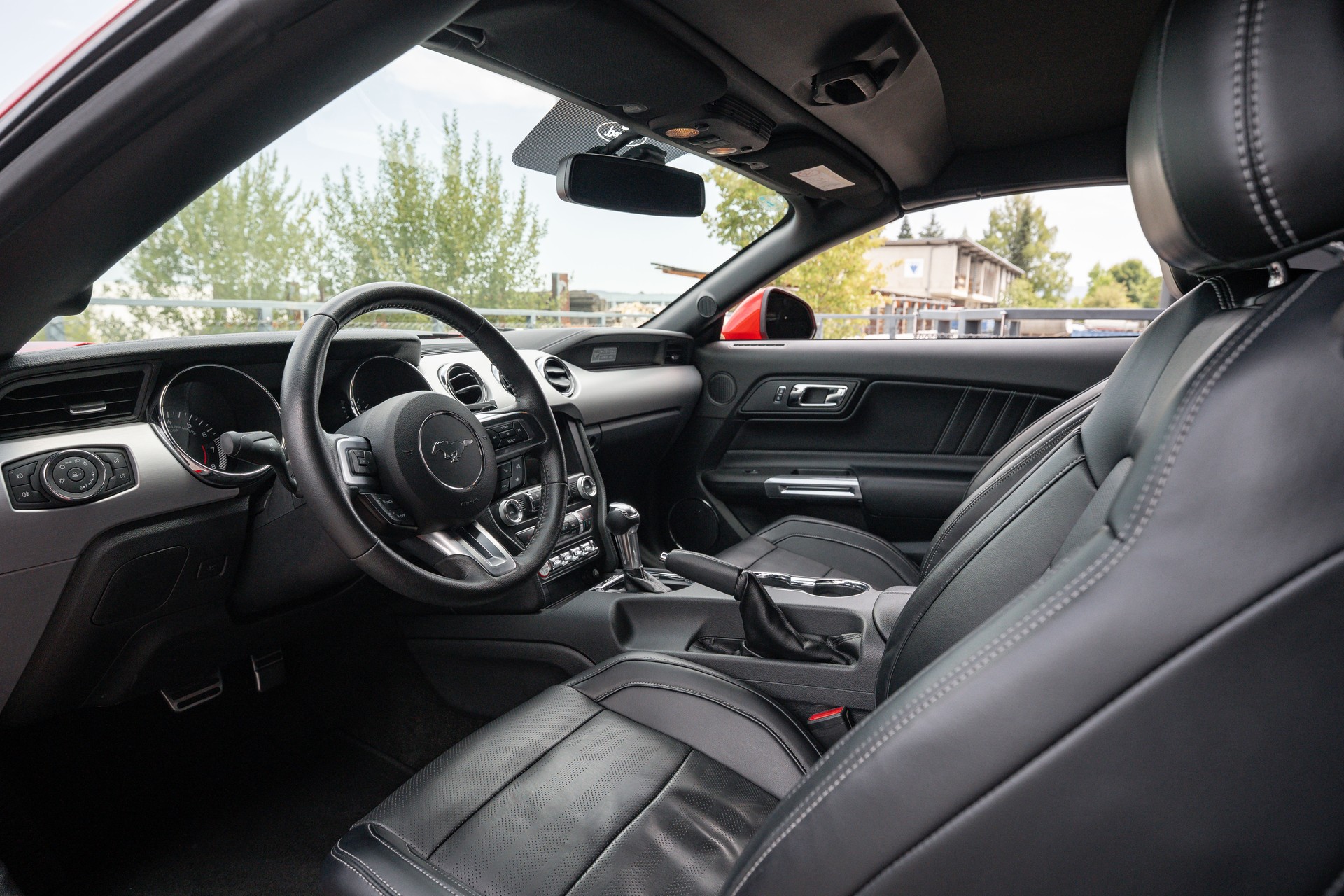 FORD Mustang Convertible 2.3 Automat-image-9