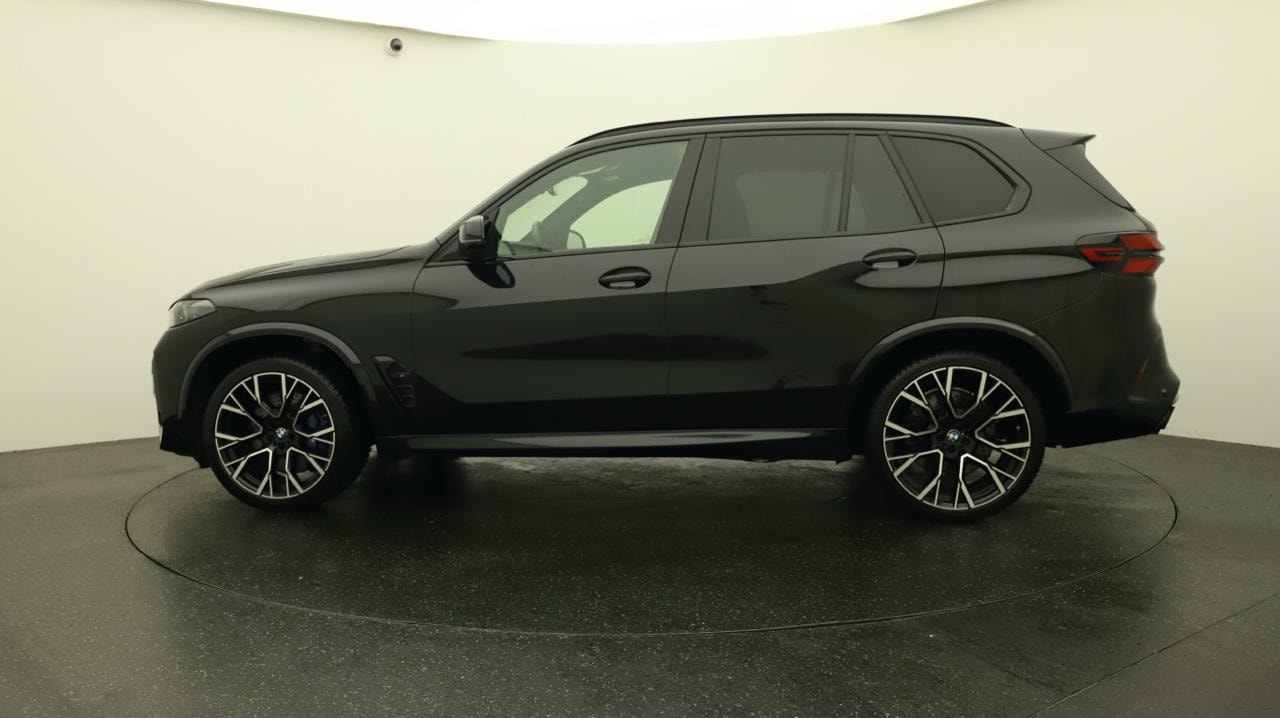 BMW X5M Competition-showroom-element-1
