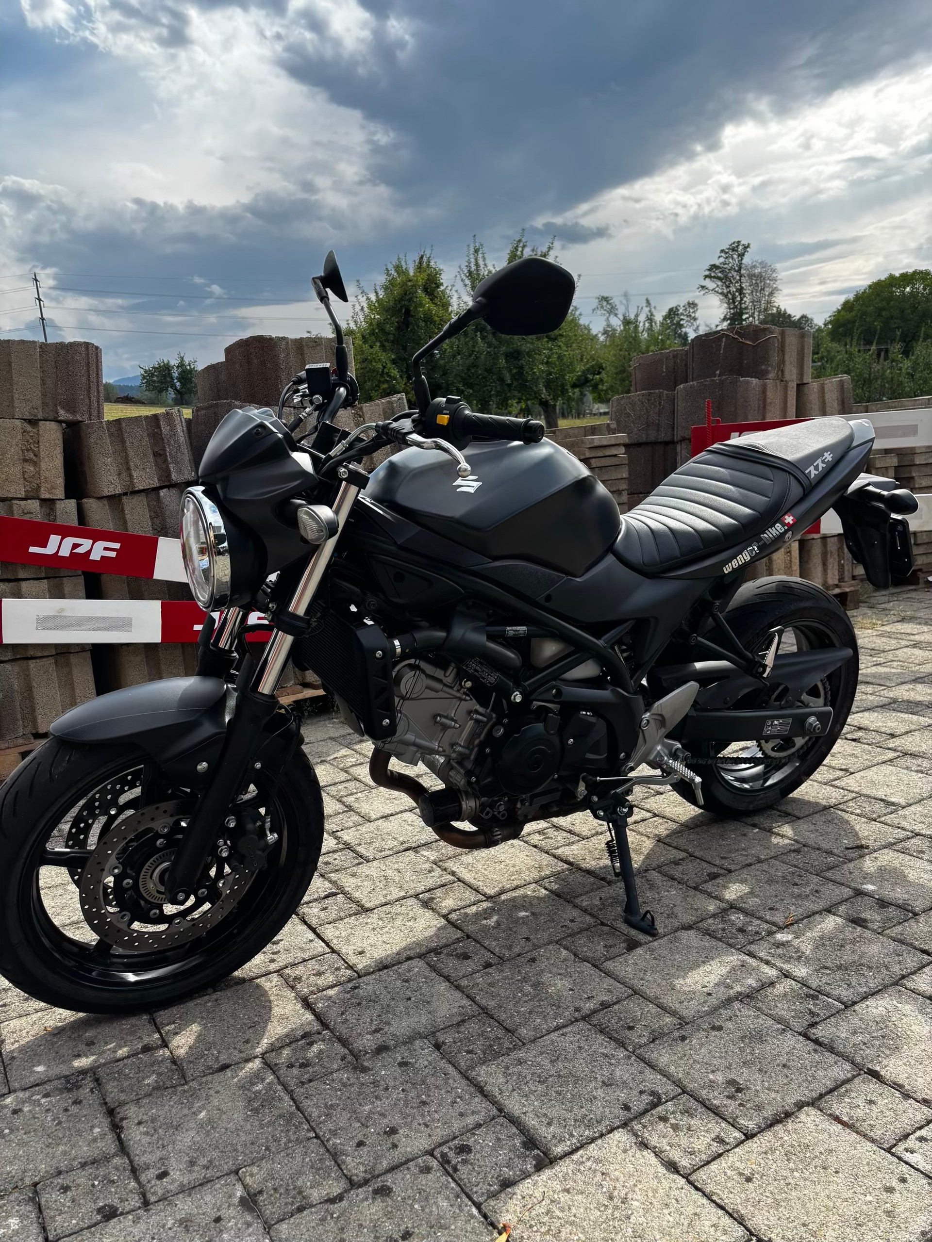 SUZUKI SV 650 ABS L7-image-2