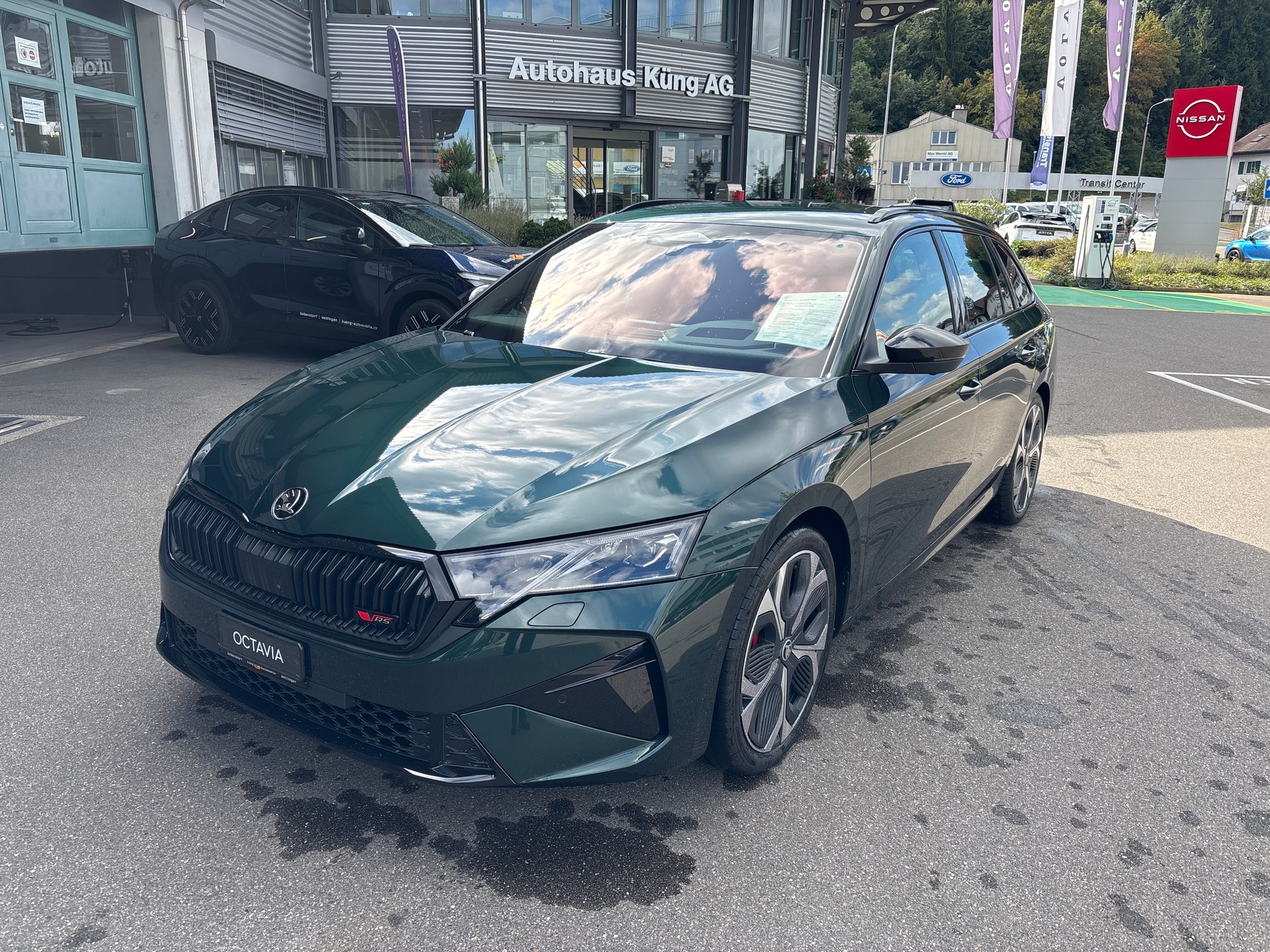 SKODA Octavia Combi 2.0 TSI DSG RS 30 Years Edition-showroom-element-1