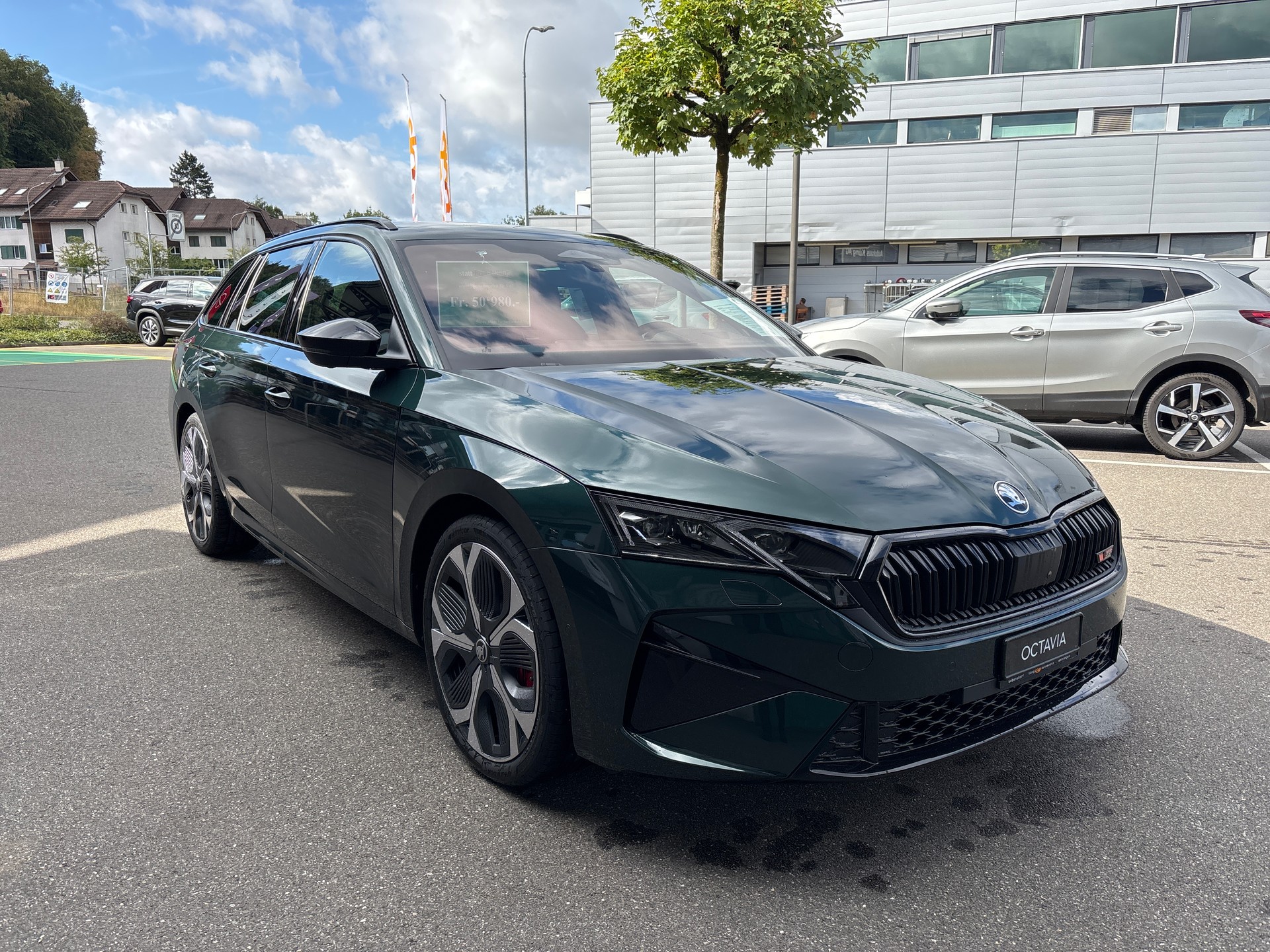 SKODA Octavia Combi 2.0 TSI DSG RS 30 Years Edition-showroom-element-3