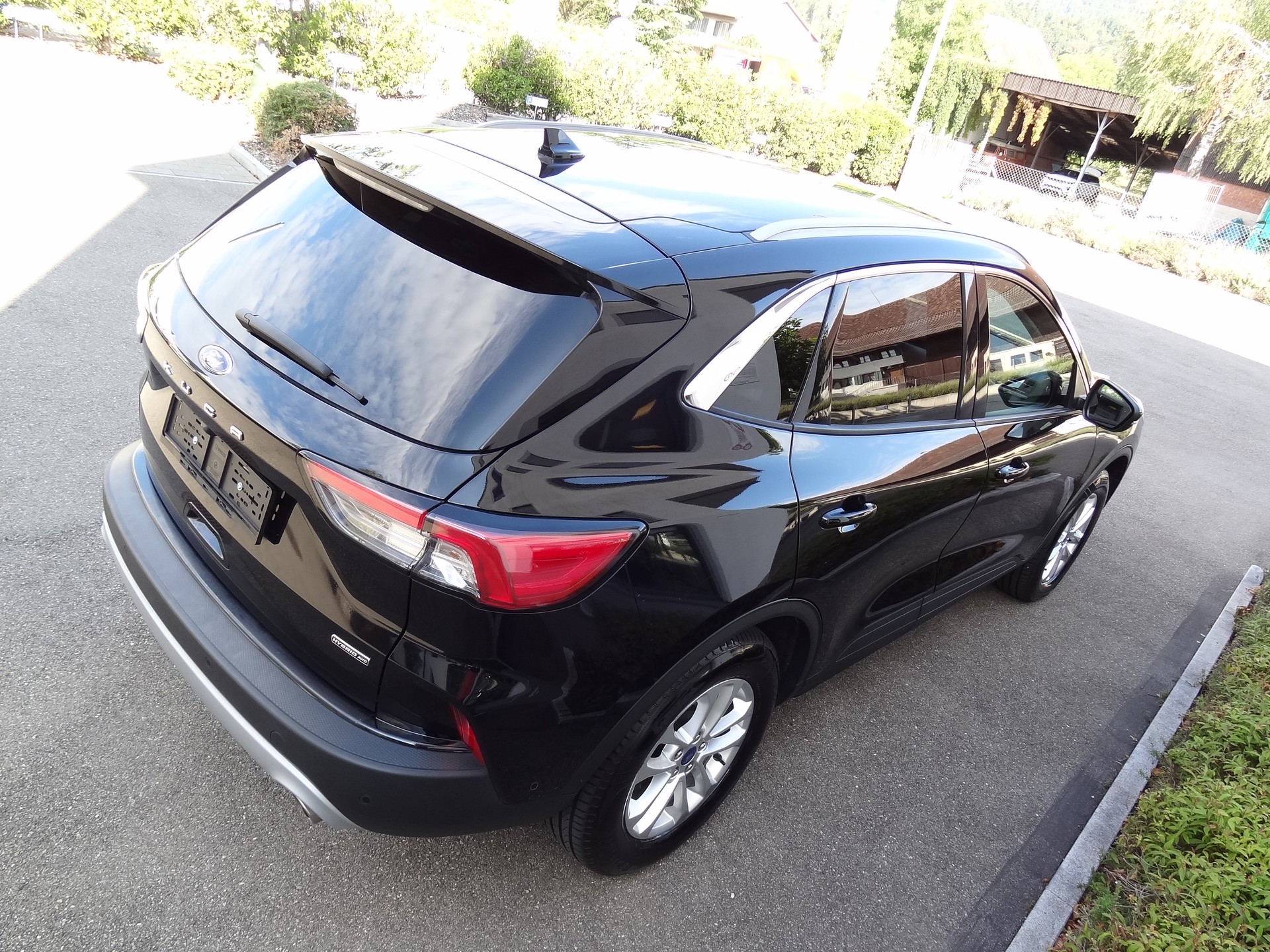 FORD Kuga 2.5 FHEV Titanium X 4WD-image-4