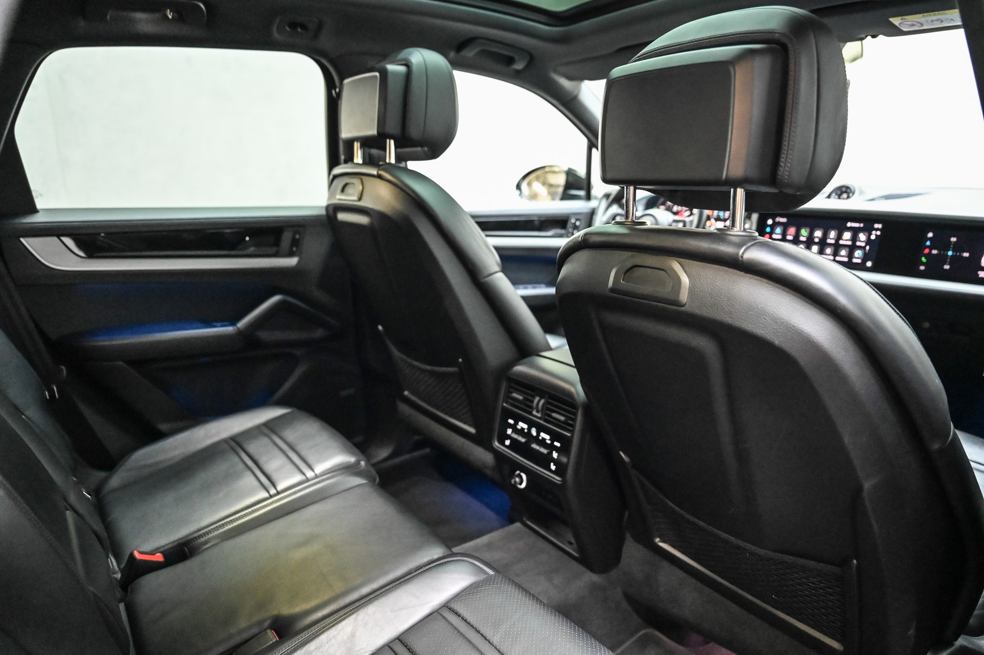 PORSCHE Cayenne S E-Hybrid-image-34
