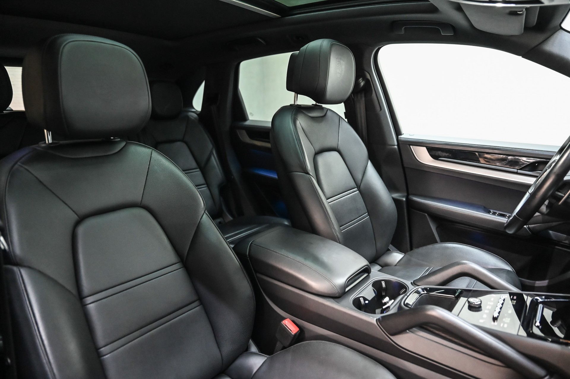 PORSCHE Cayenne S E-Hybrid-image-30