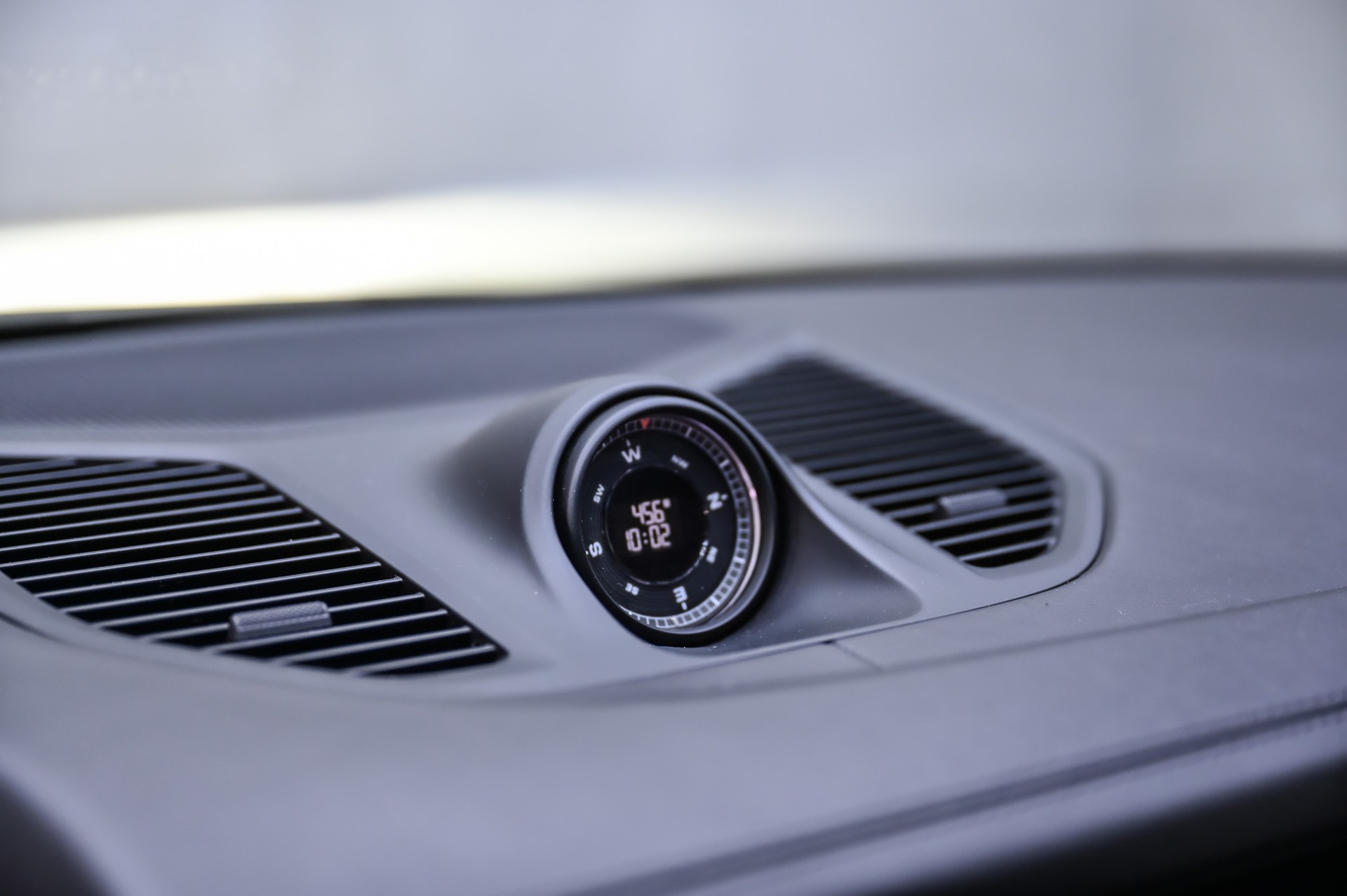 PORSCHE Cayenne S E-Hybrid-image-25