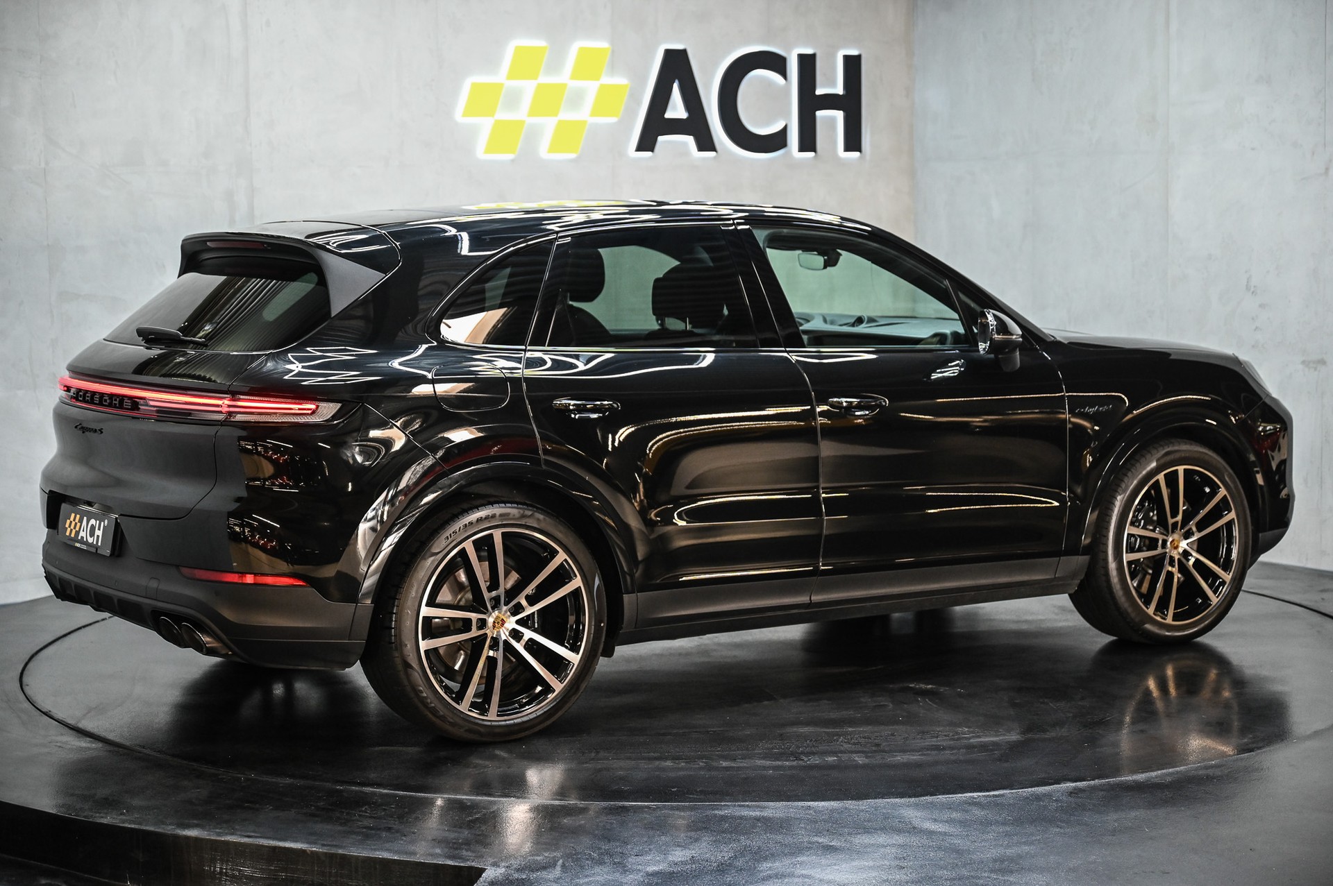 PORSCHE Cayenne S E-Hybrid-image-9