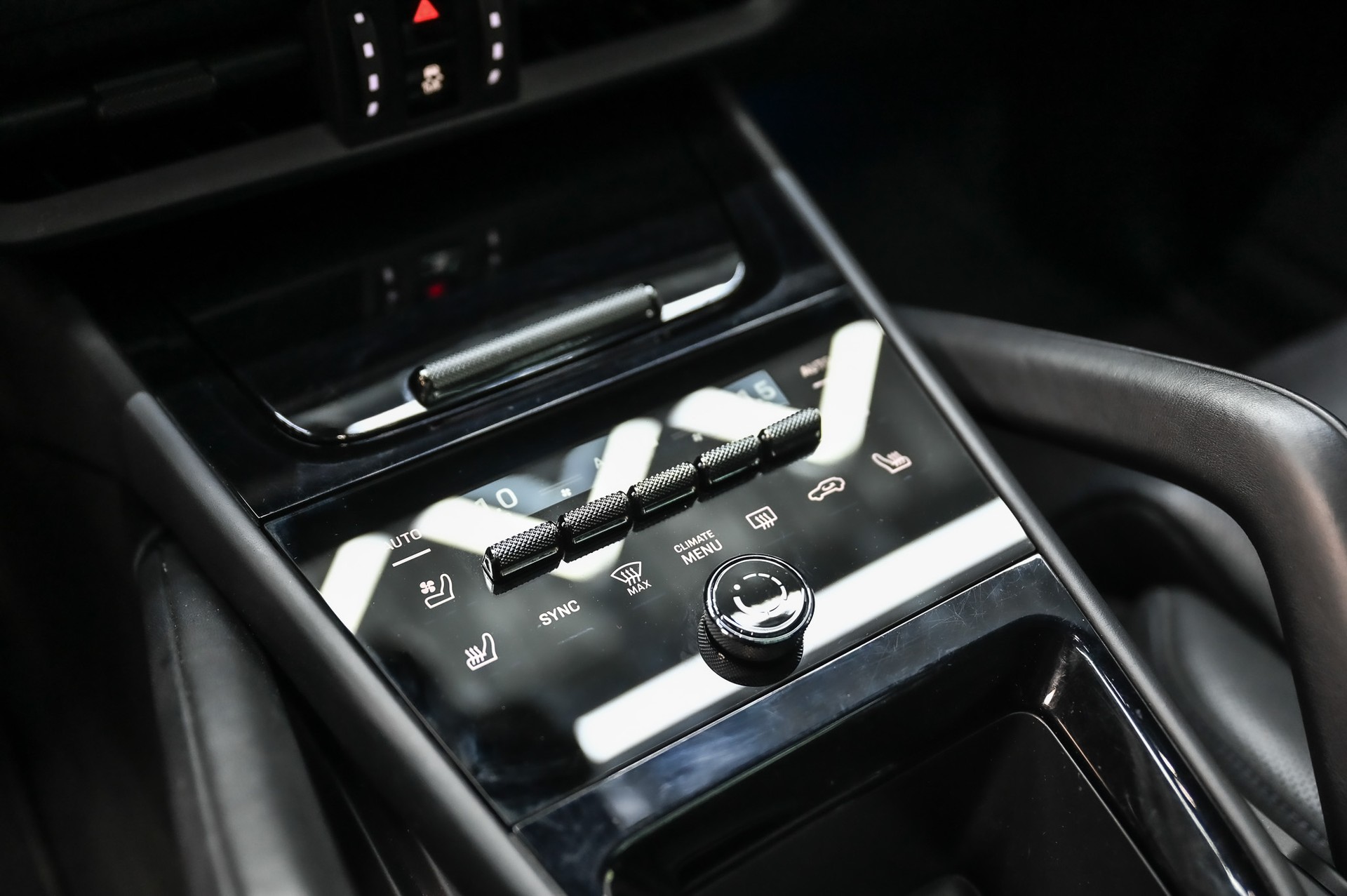 PORSCHE Cayenne S E-Hybrid-image-24