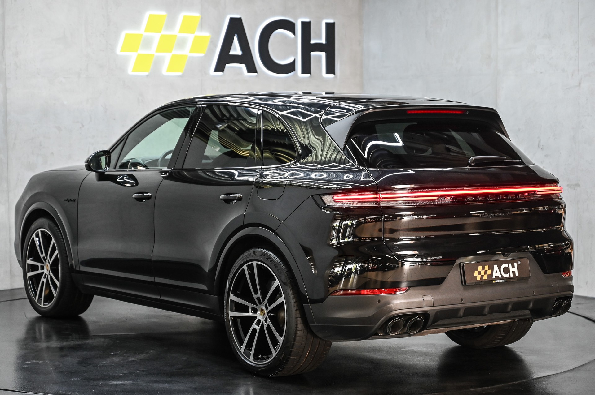 PORSCHE Cayenne S E-Hybrid-image-6