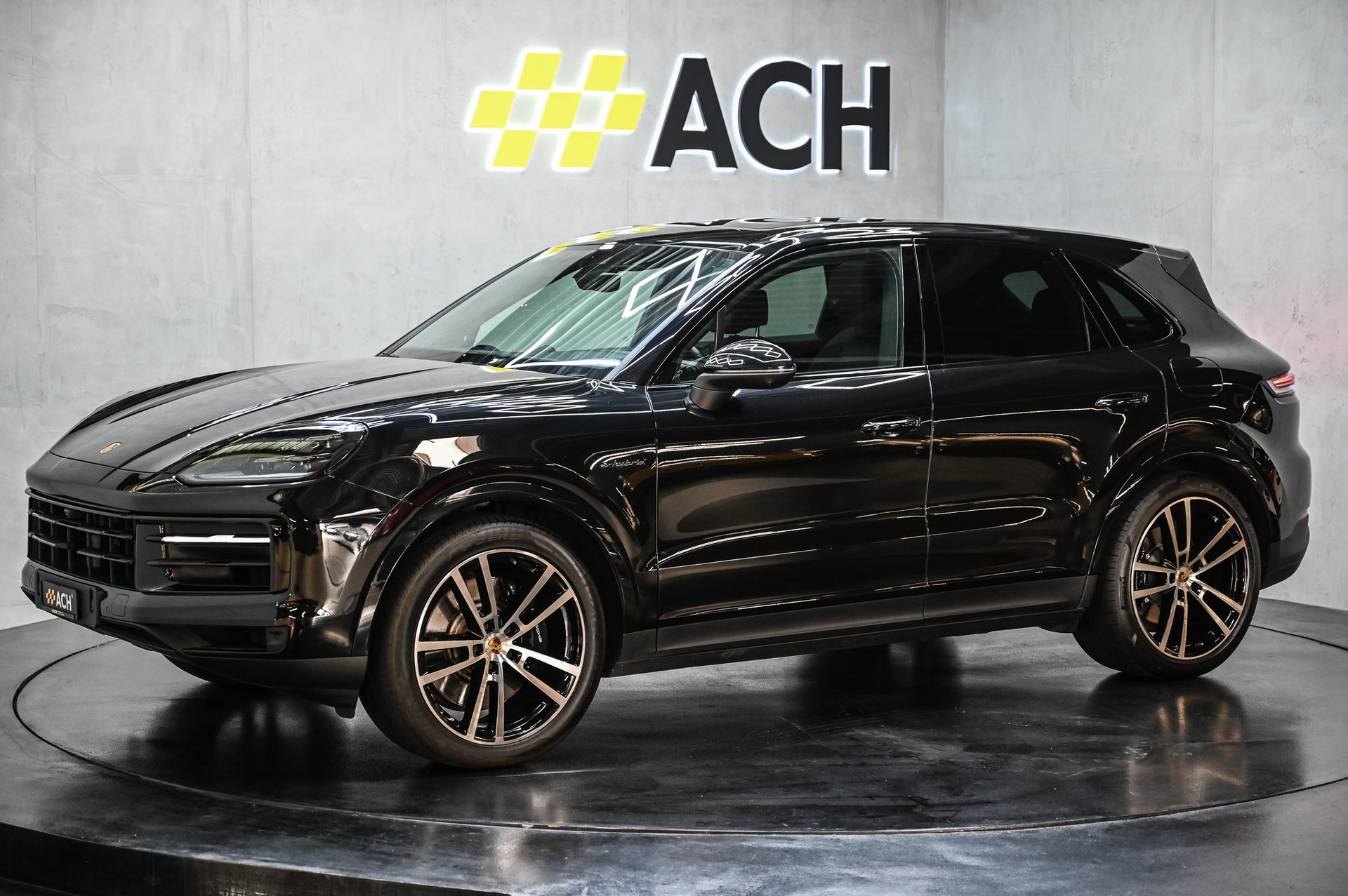 PORSCHE Cayenne S E-Hybrid-showroom-element-3