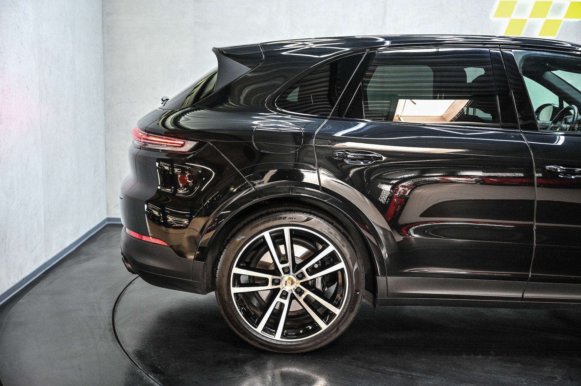 PORSCHE Cayenne S E-Hybrid-image-12