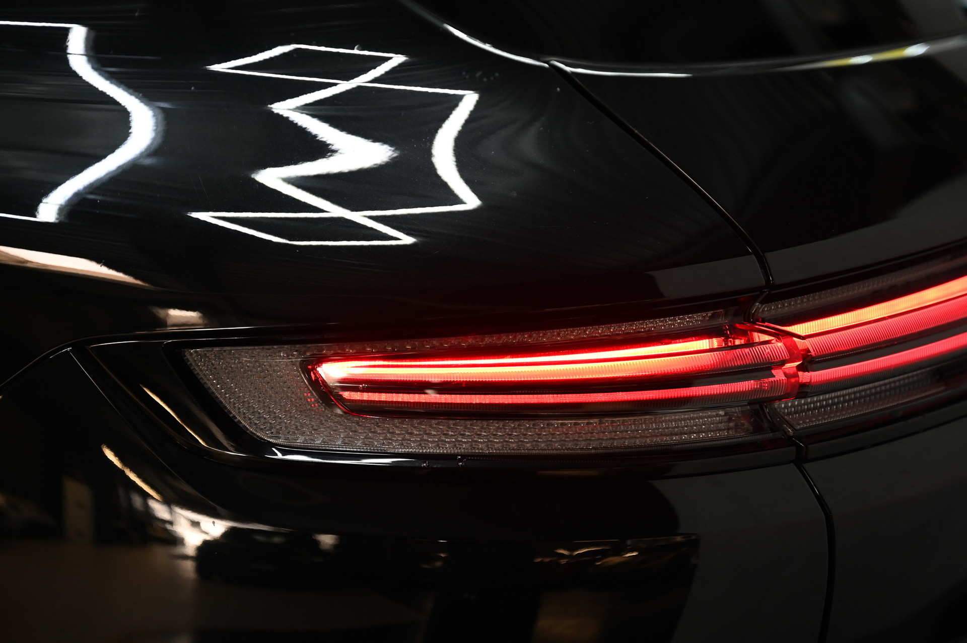 PORSCHE Cayenne S E-Hybrid-image-17