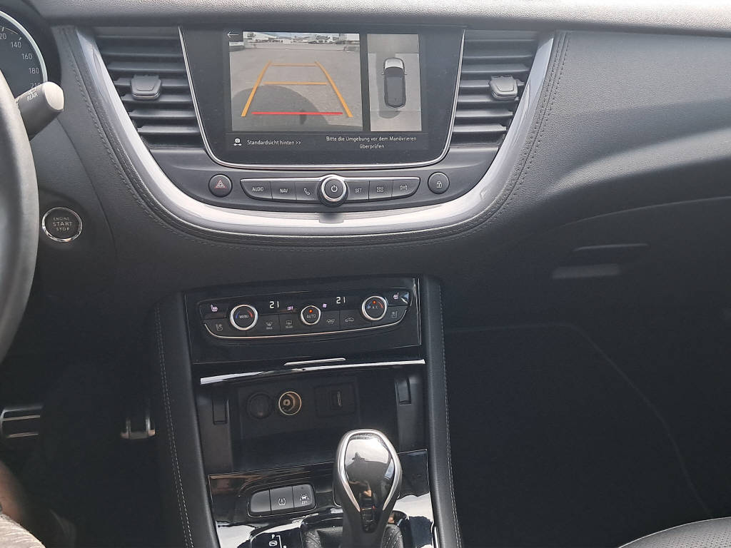 OPEL Grandland X 1.6 T Ultimate-image-11
