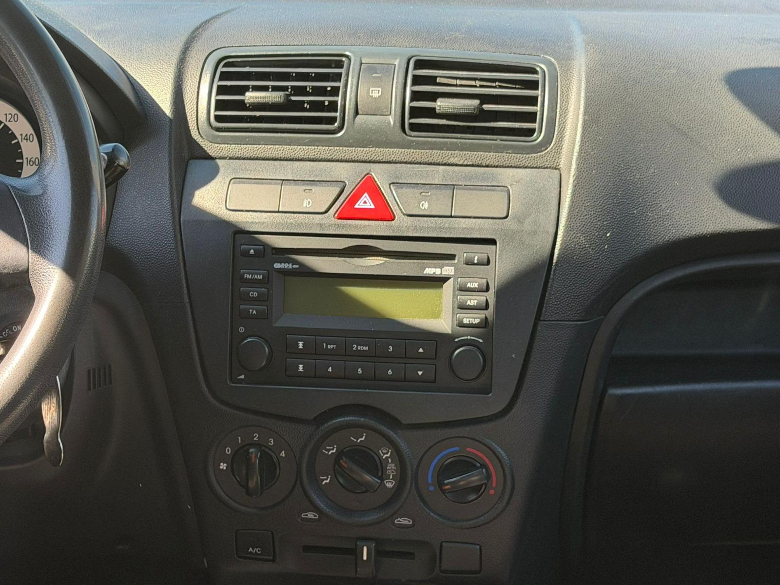 KIA Picanto 1.1 Style-image-16