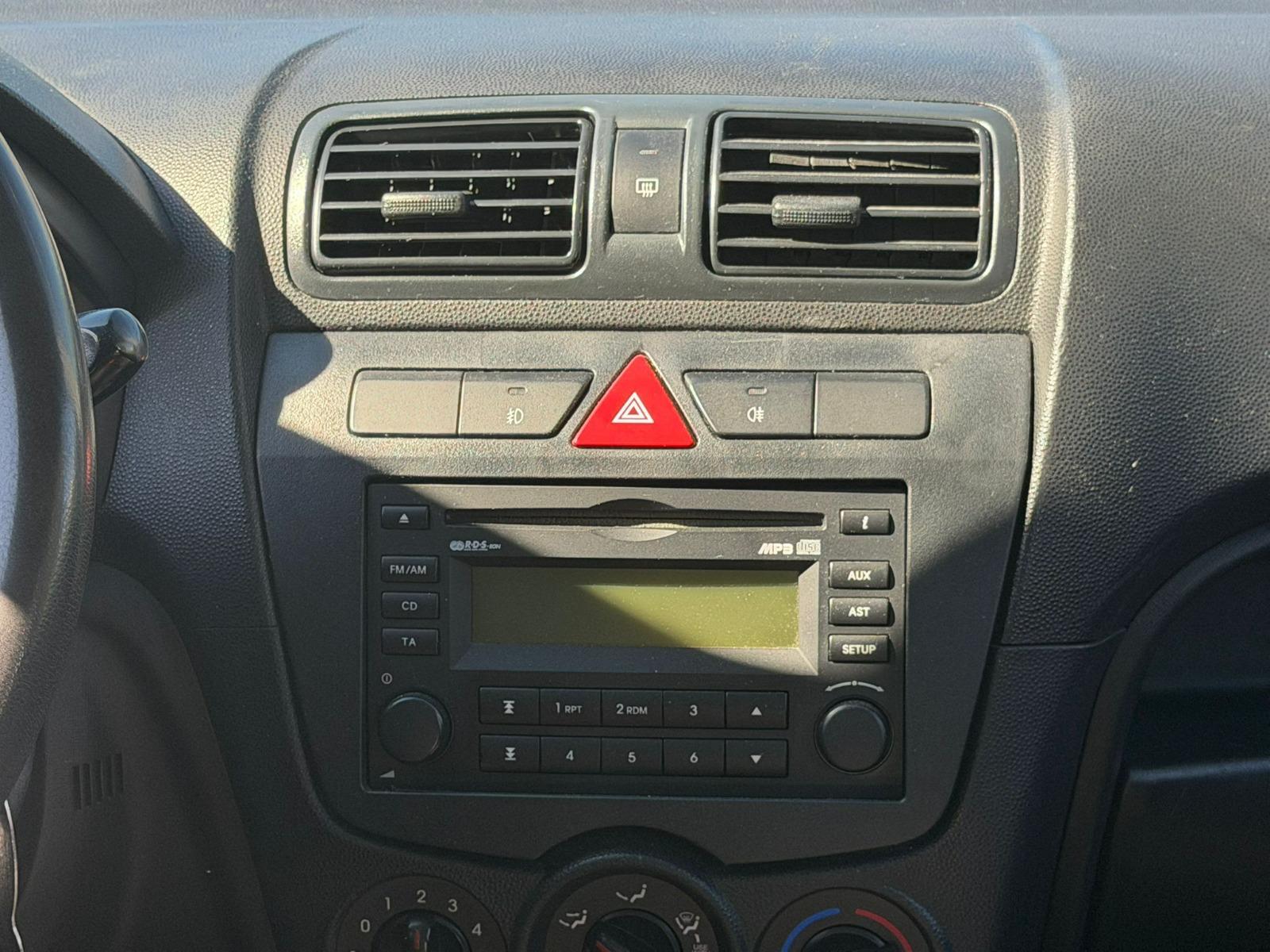 KIA Picanto 1.1 Style-image-17