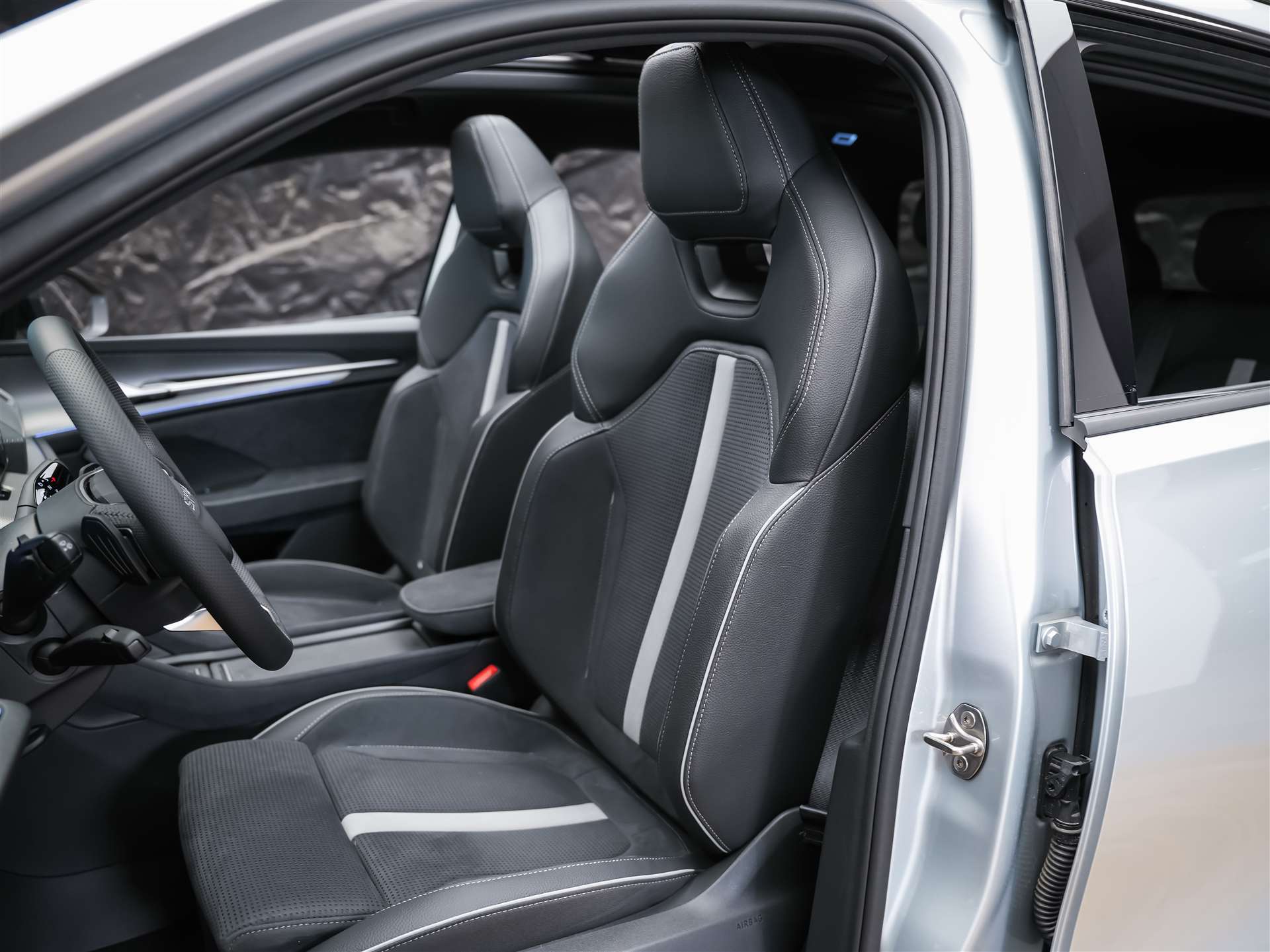 SKODA Kodiaq 2.0 TDI Sportline 4x4 *Panorama*Matrix LED*Anhängerkupplung*-image-9