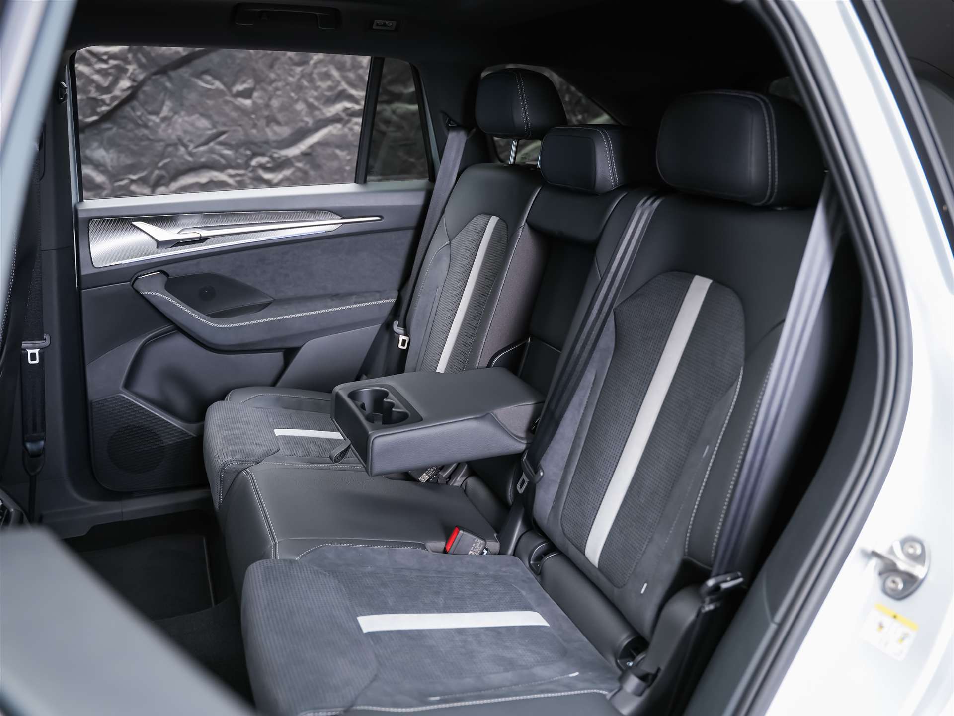 SKODA Kodiaq 2.0 TDI Sportline 4x4 *Panorama*Matrix LED*Anhängerkupplung*-image-15