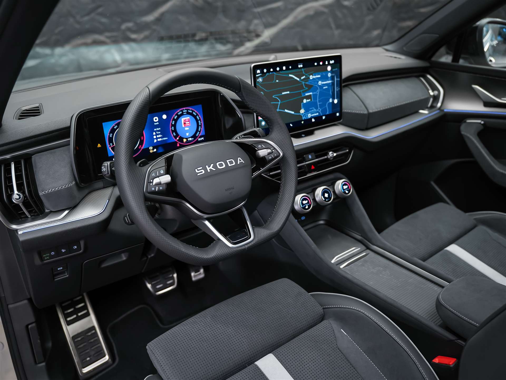 SKODA Kodiaq 2.0 TDI Sportline 4x4 *Panorama*Matrix LED*Anhängerkupplung*-image-8