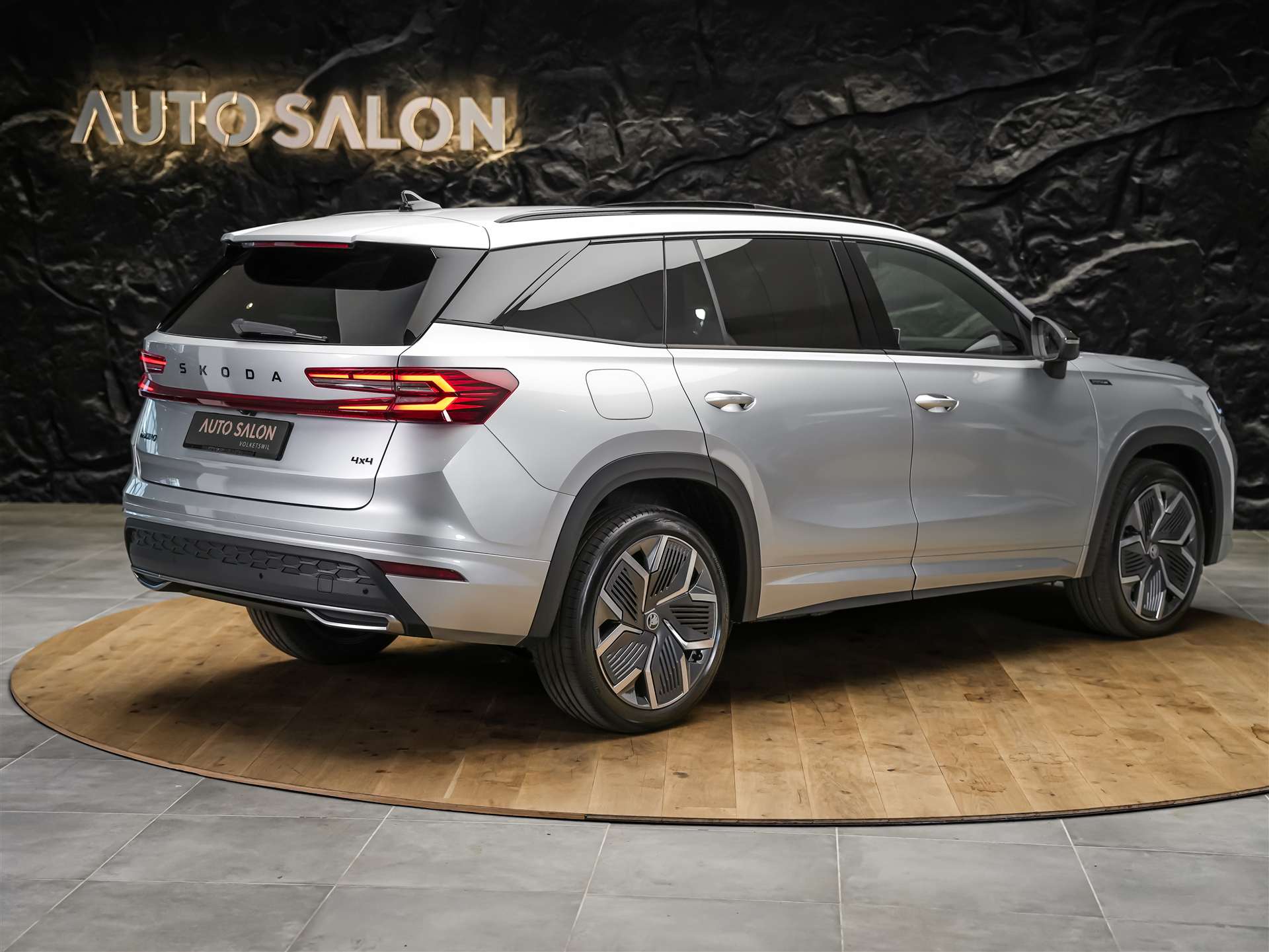 SKODA Kodiaq 2.0 TDI Sportline 4x4 *Panorama*Matrix LED*Anhängerkupplung*-image-5