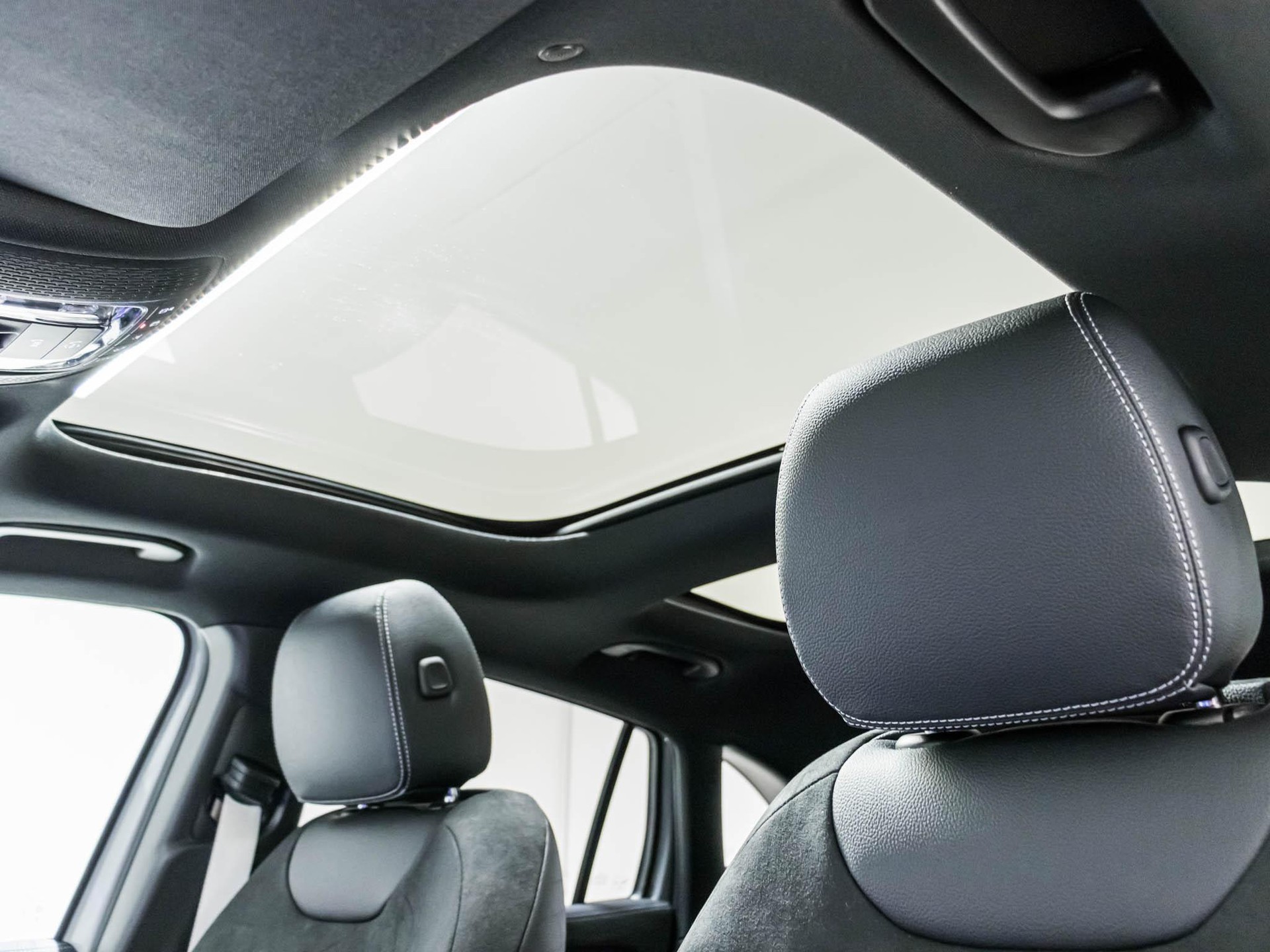 MERCEDES-BENZ GLA 250 4MATIC Swiss Star-image-8
