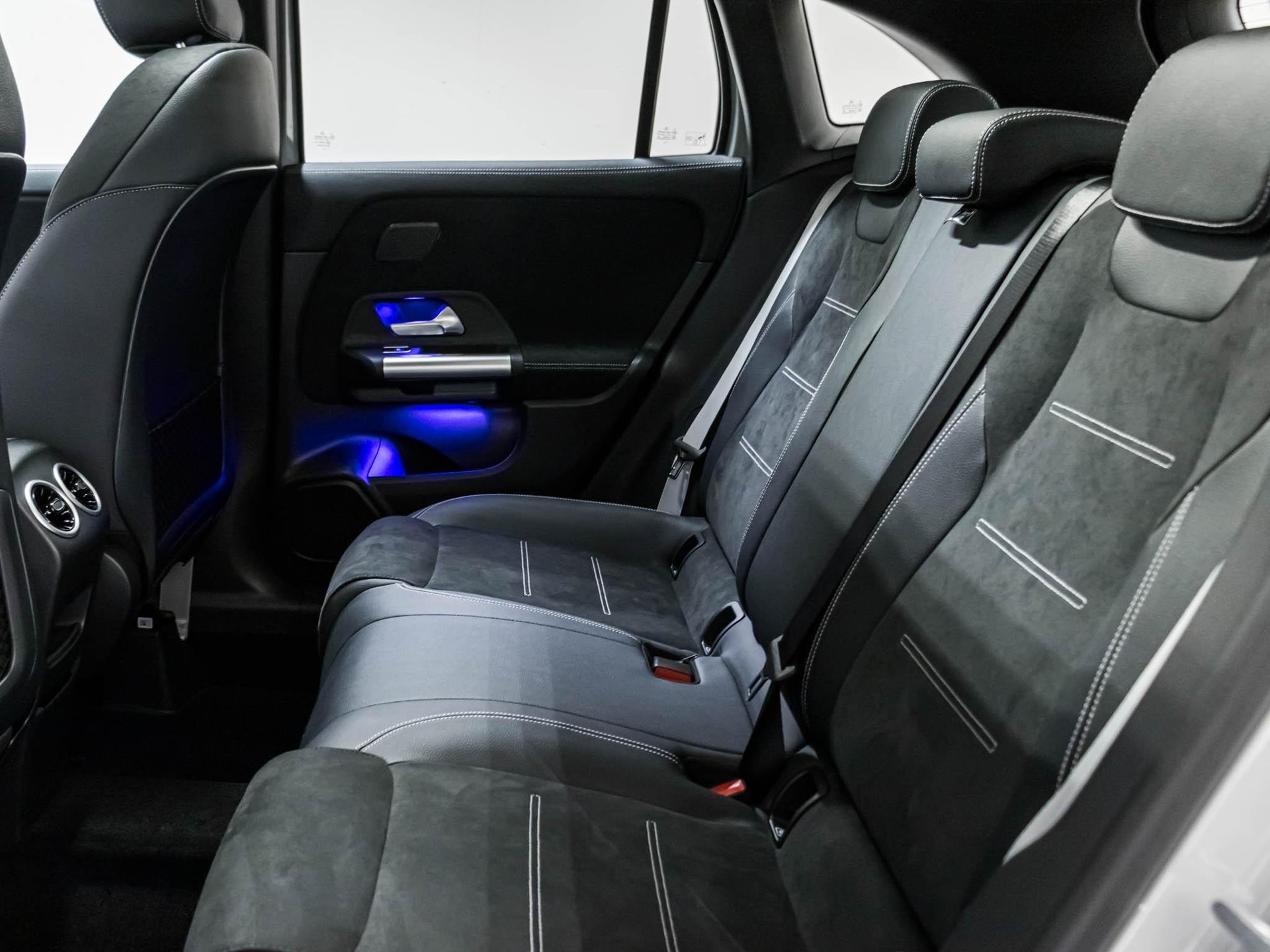 MERCEDES-BENZ GLA 250 4MATIC Swiss Star-image-7