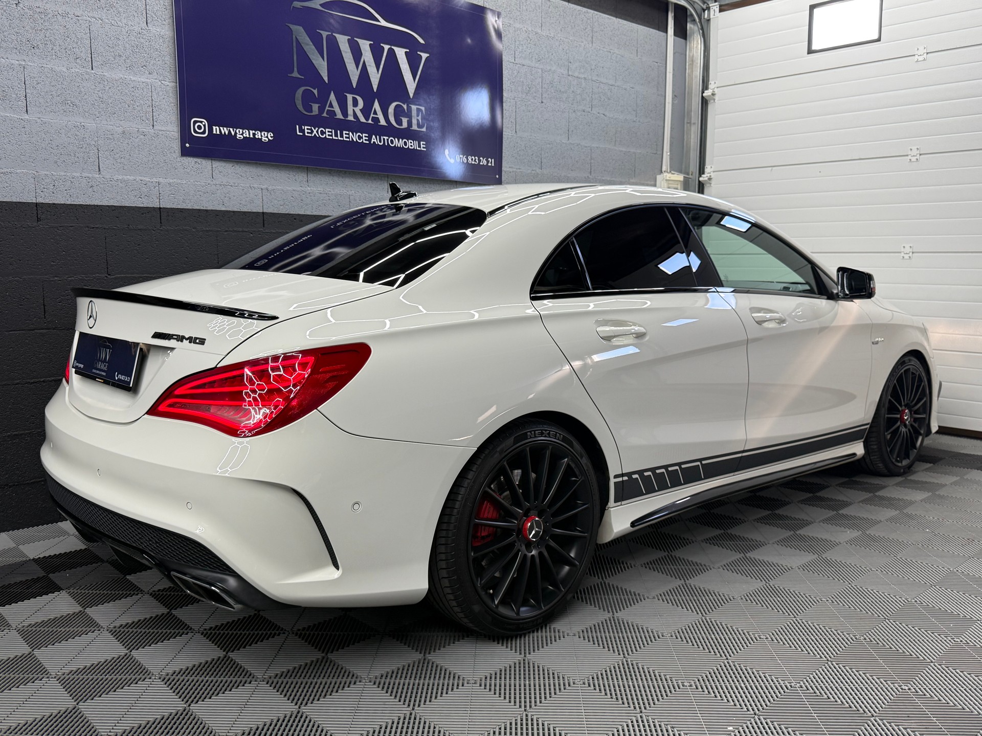 MERCEDES-BENZ CLA 45 AMG 4Matic Speedshift-image-5