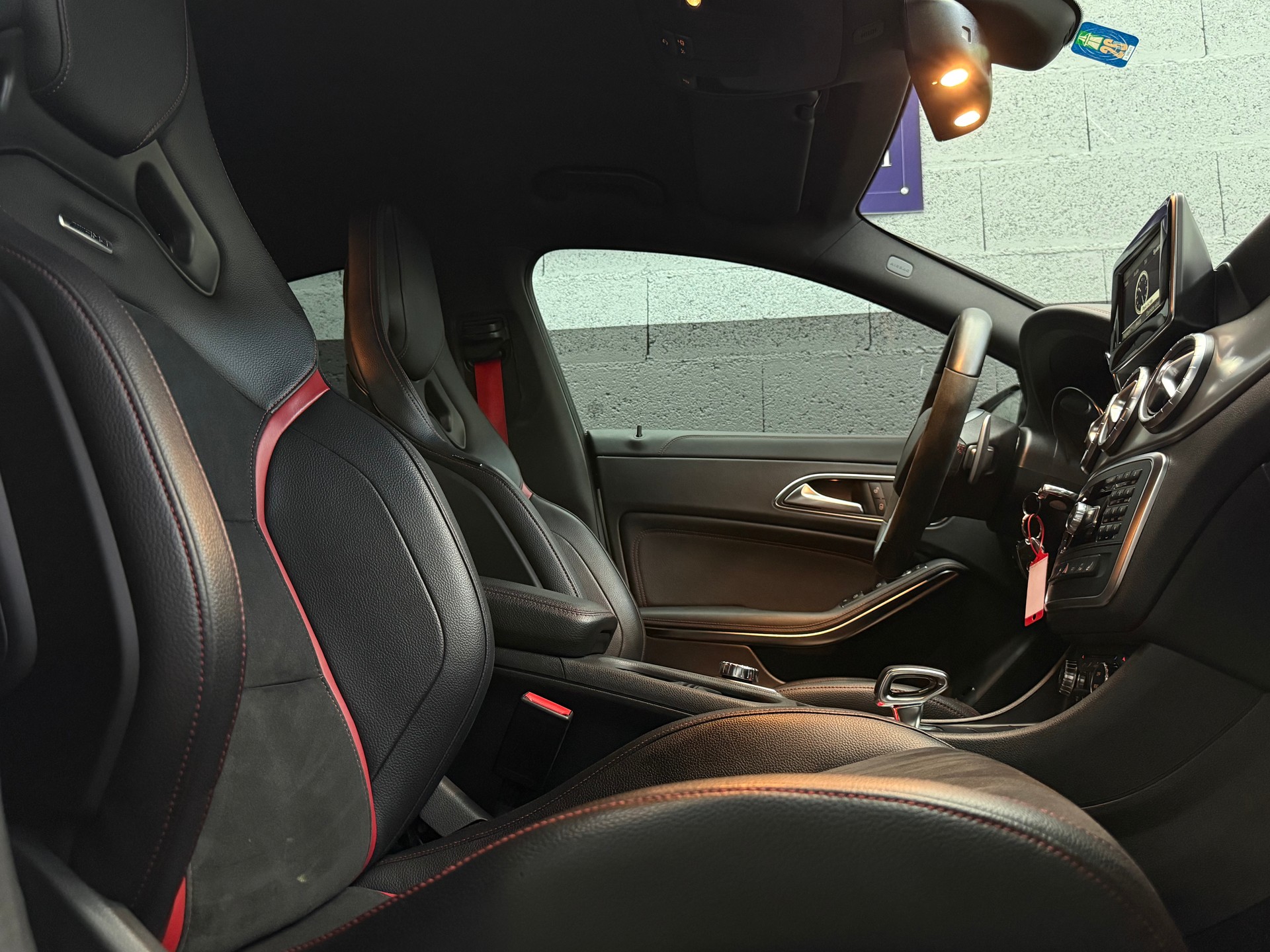 MERCEDES-BENZ CLA 45 AMG 4Matic Speedshift-image-9