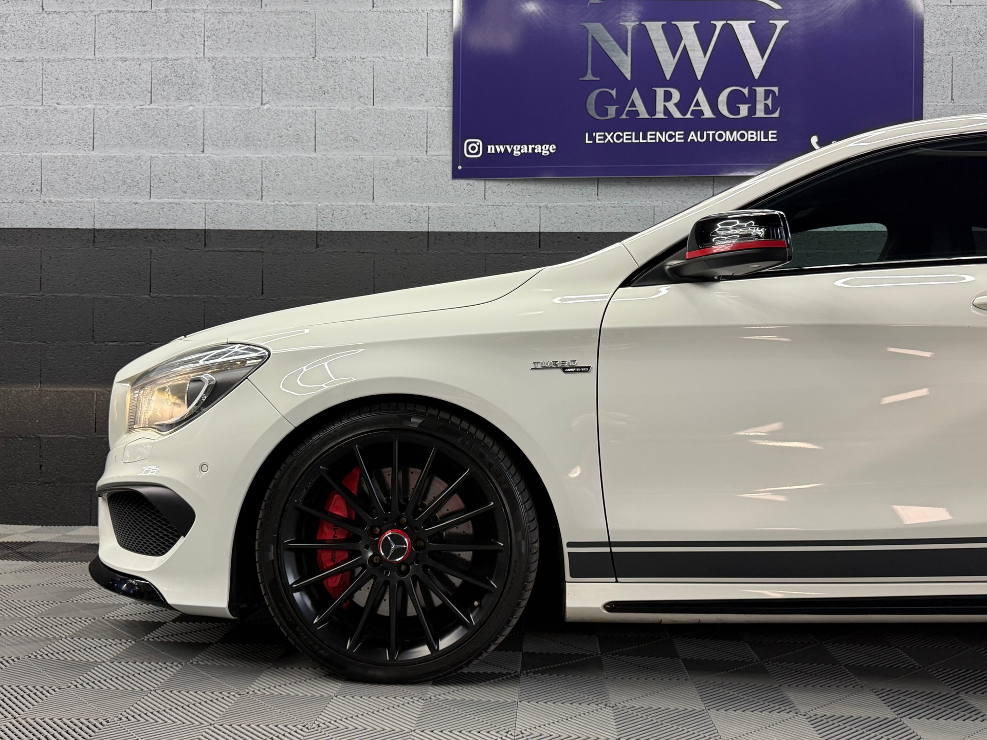 MERCEDES-BENZ CLA 45 AMG 4Matic Speedshift-image-12