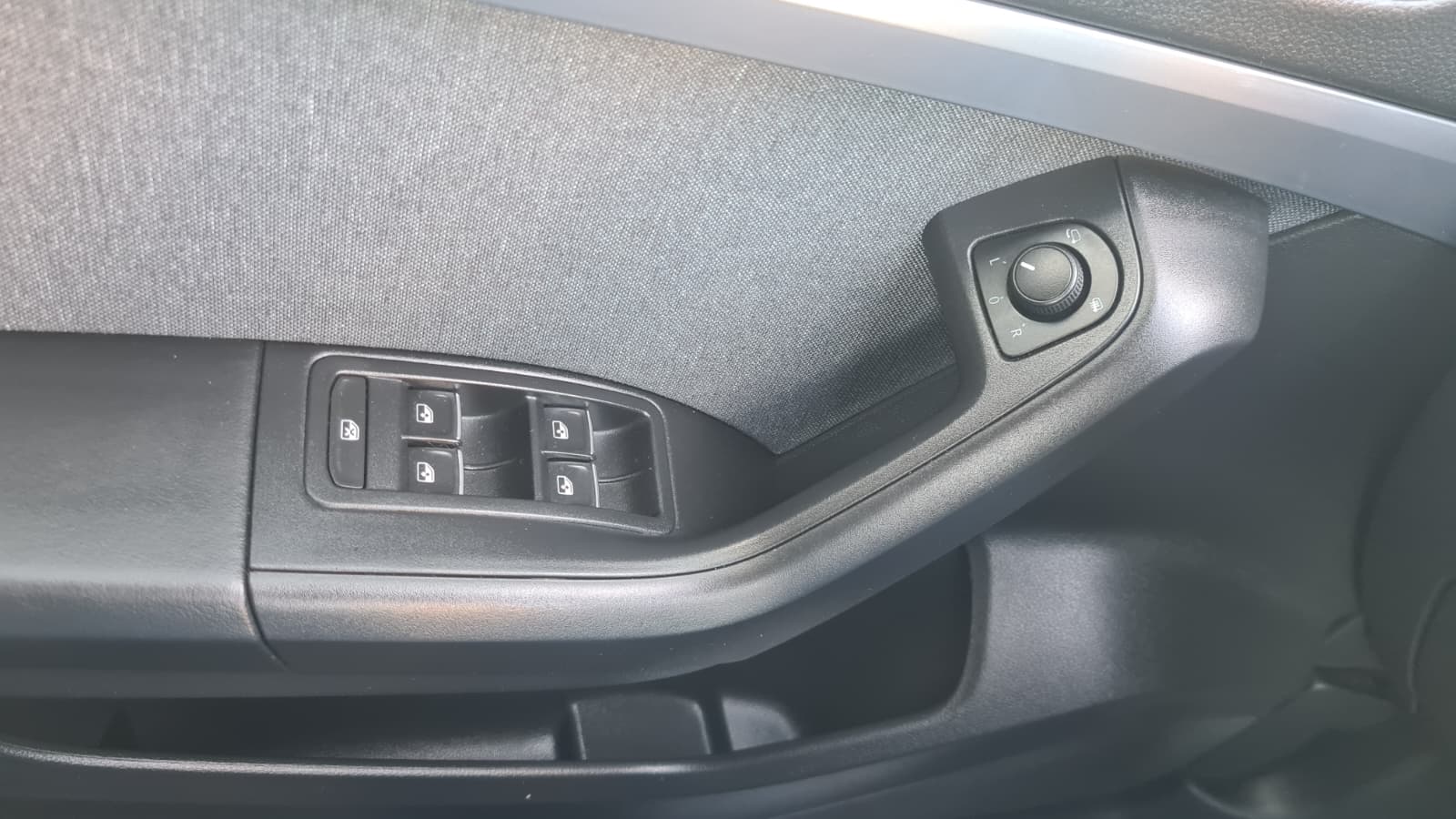 SEAT Ateca 1.5 TSI EVO DSG Style ** Gr-Navi RF-Kamera ** Sitzheizung ** PDC V+H ** Frisch Ab MFK & Service **-image-11