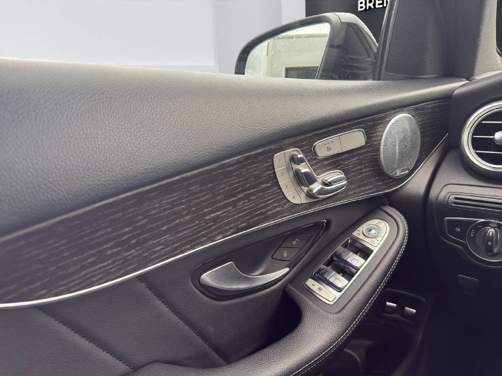 MERCEDES-BENZ GLC 300 d AMG Line 4m Coupé-image-12