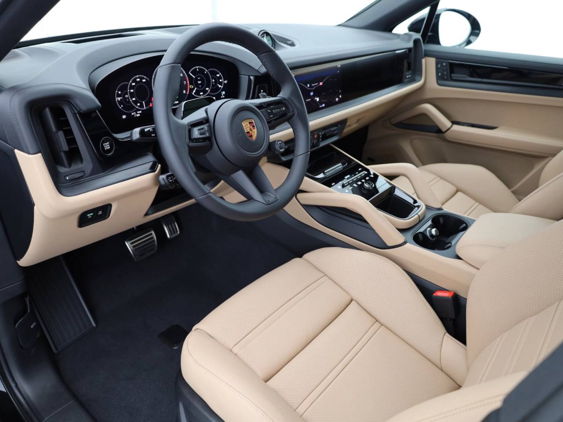 PORSCHE Cayenne S E-Hybrid Coupé Black Edition-showroom-element-3