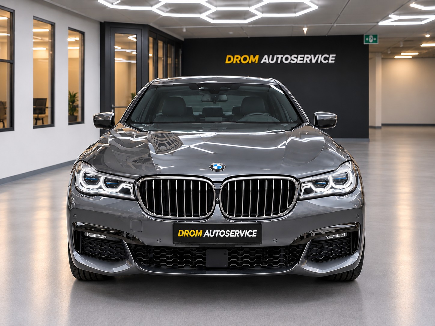BMW 740d xDrive Steptronic-showroom-element-1