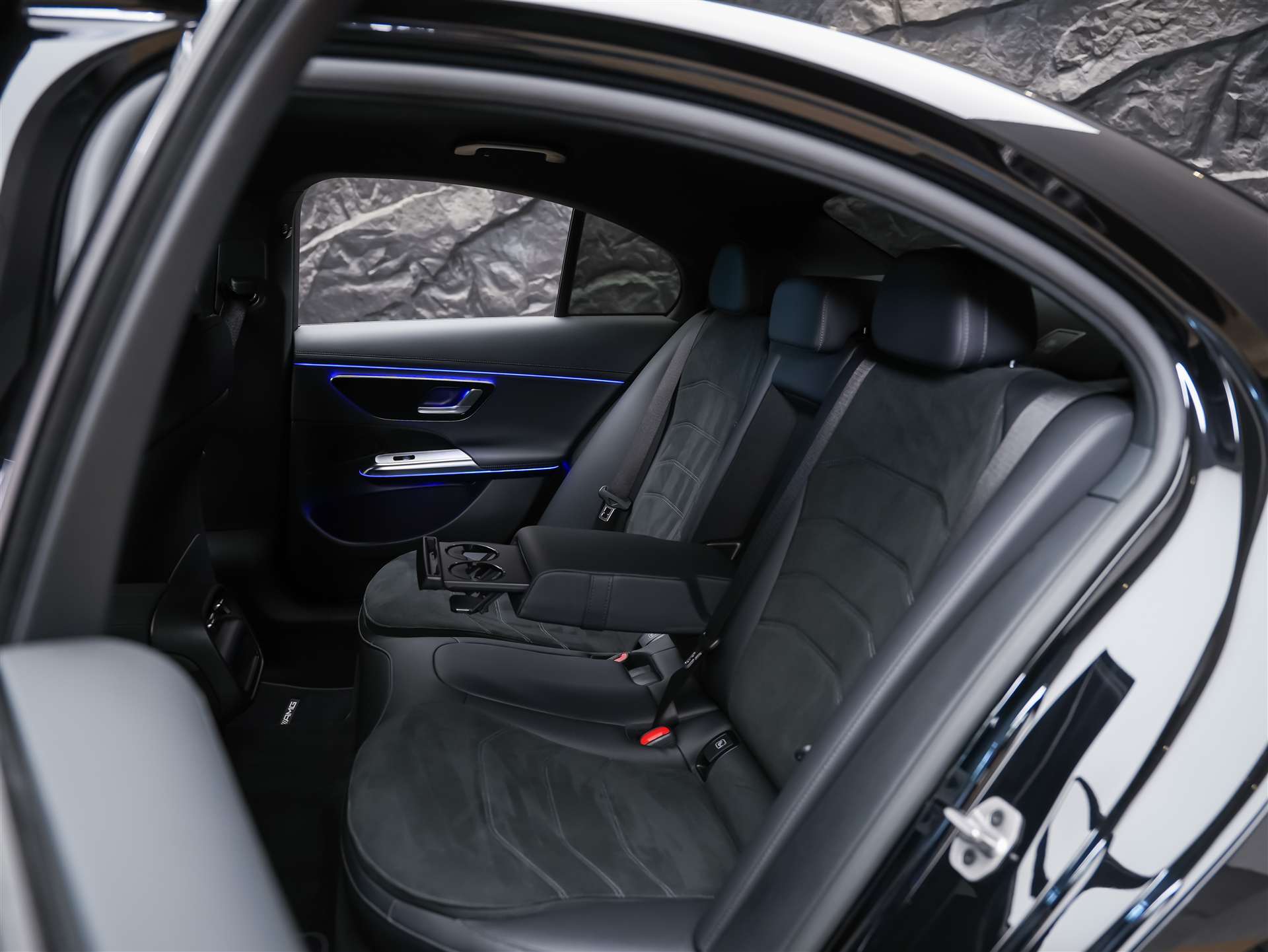 MERCEDES-BENZ E 200 AMG Line 9G-Tronic *Werksgarantie*21" Felgen*Lenkradheizung*-image-12