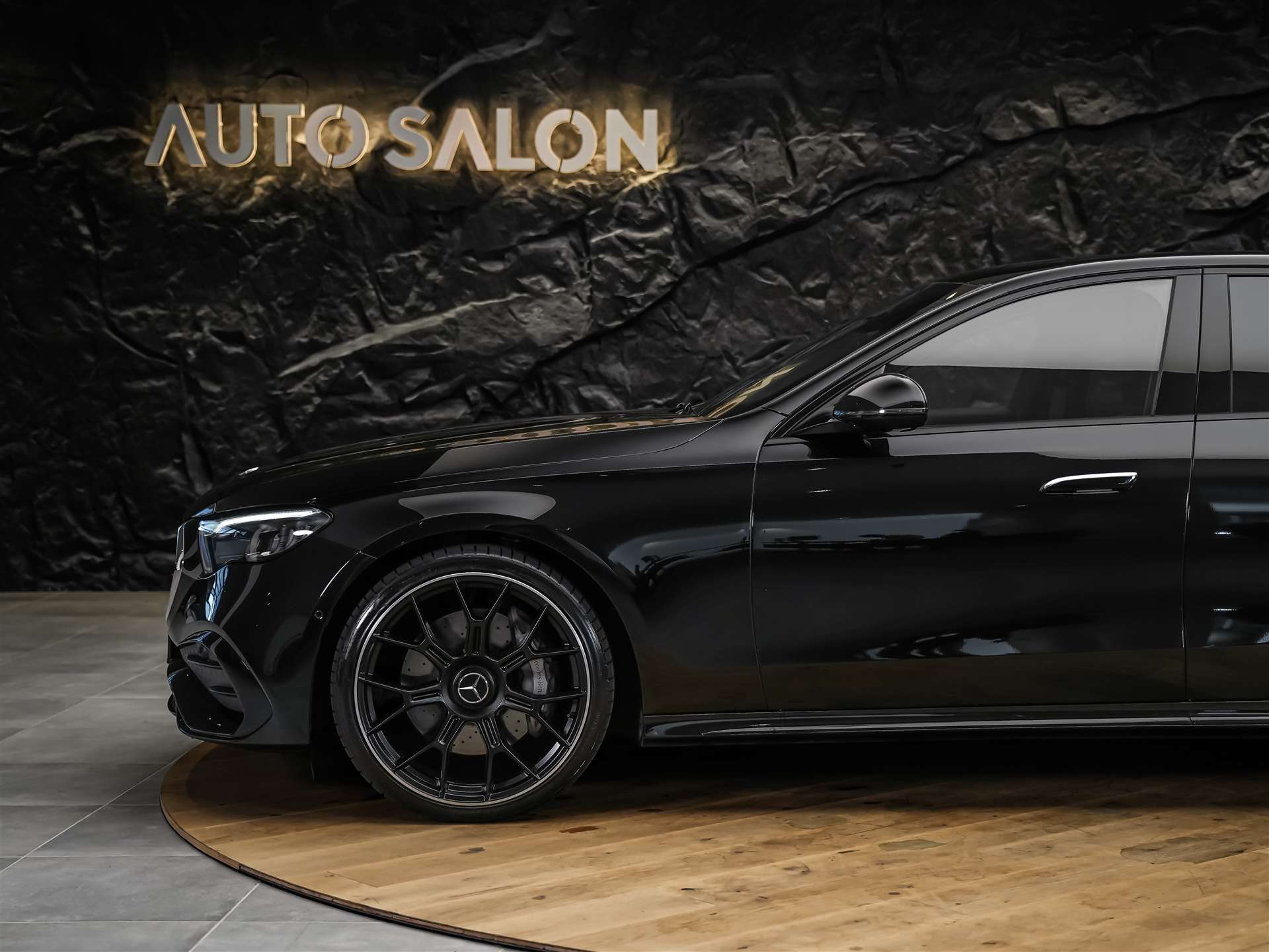 MERCEDES-BENZ E 200 AMG Line 9G-Tronic *Werksgarantie*21" Felgen*Lenkradheizung*-image-14