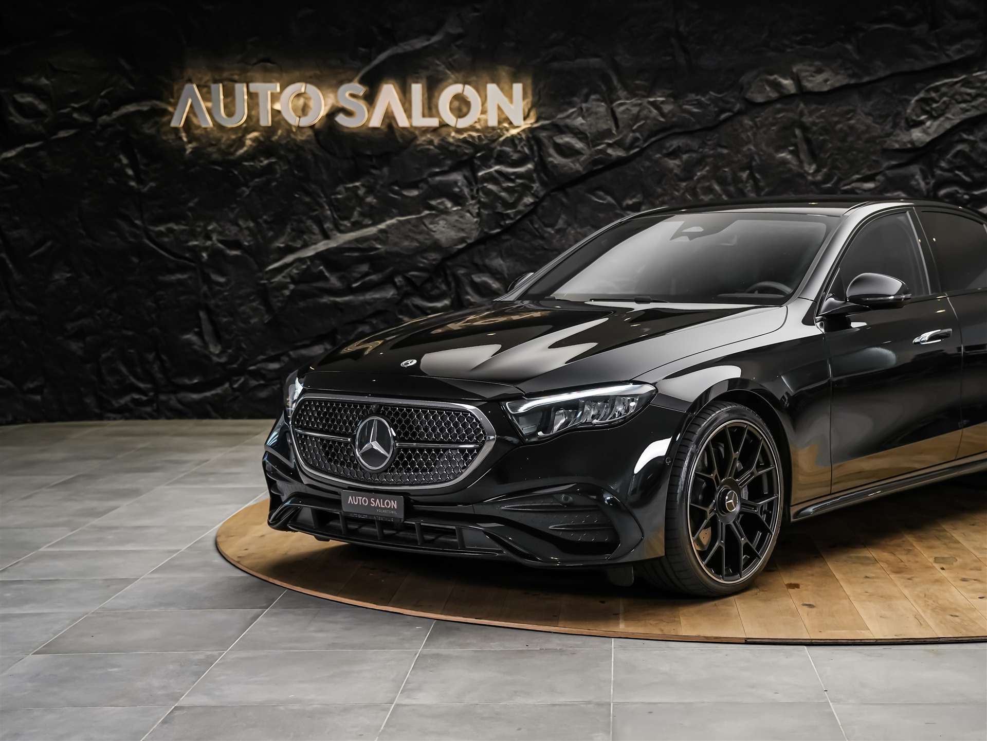 MERCEDES-BENZ E 200 AMG Line 9G-Tronic *Werksgarantie*21" Felgen*Lenkradheizung*-image-13
