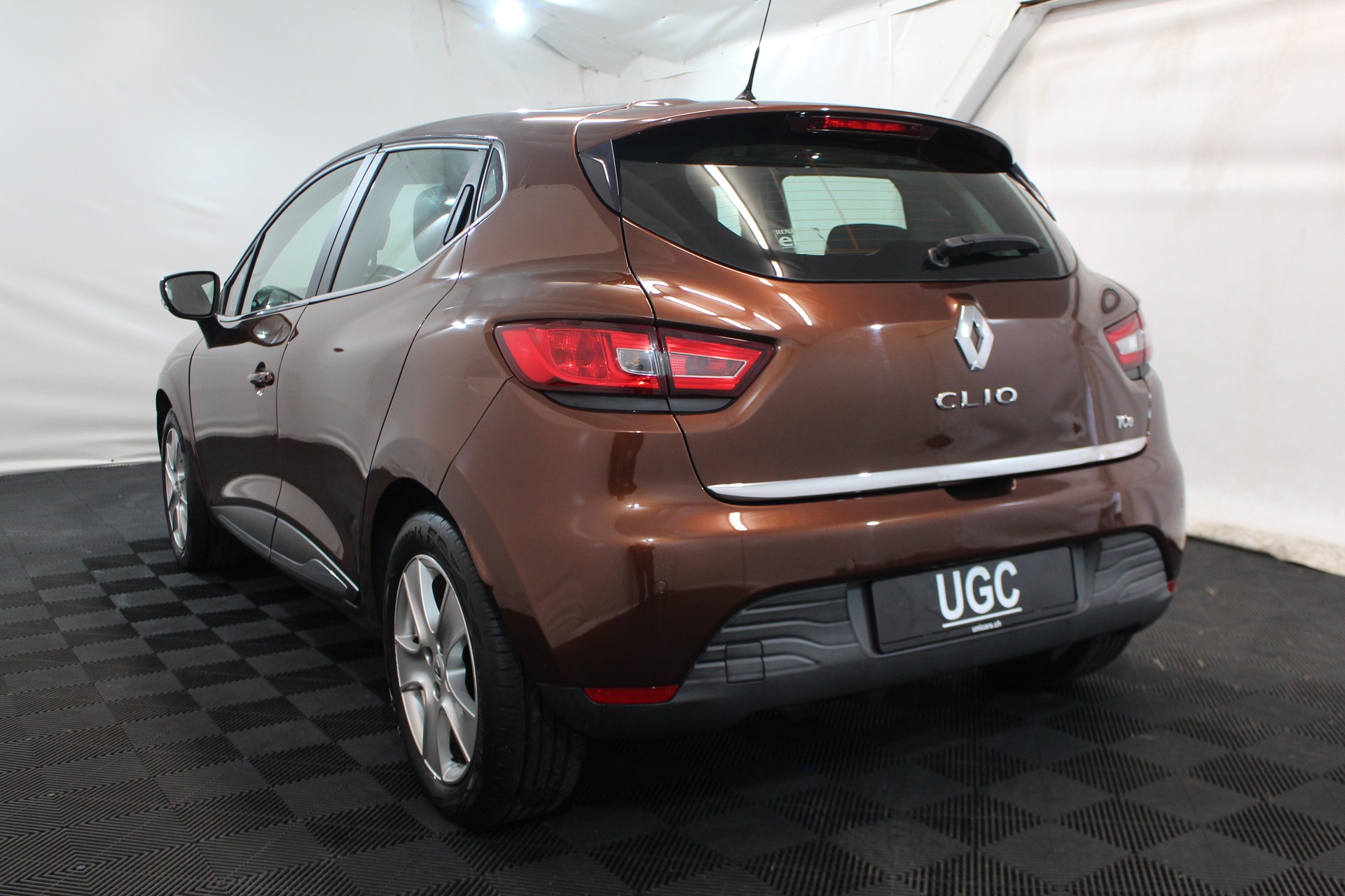 RENAULT Clio 0.9 TCe Swiss Edition S/S-showroom-element-3