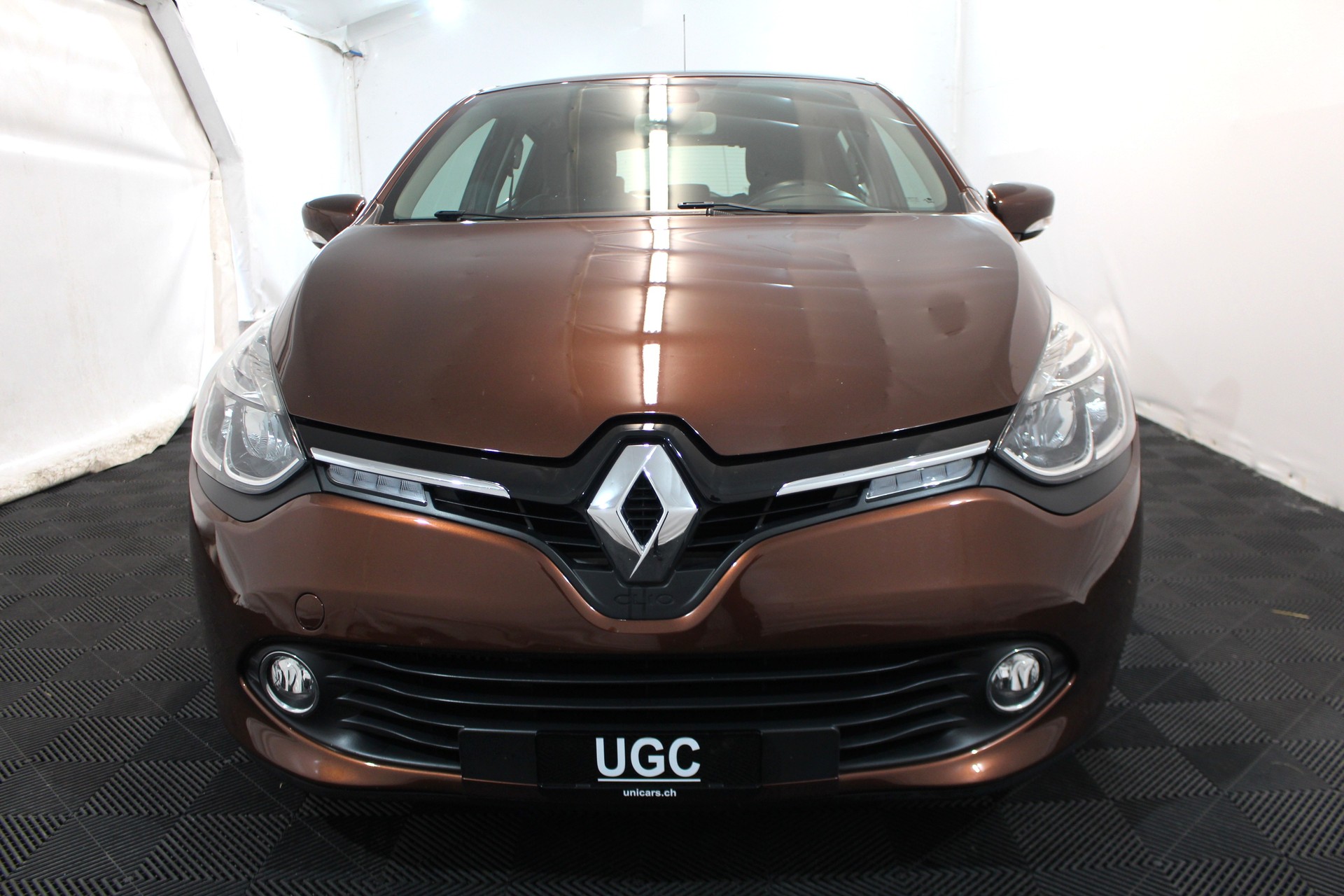 RENAULT Clio 0.9 TCe Swiss Edition S/S-showroom-element-1