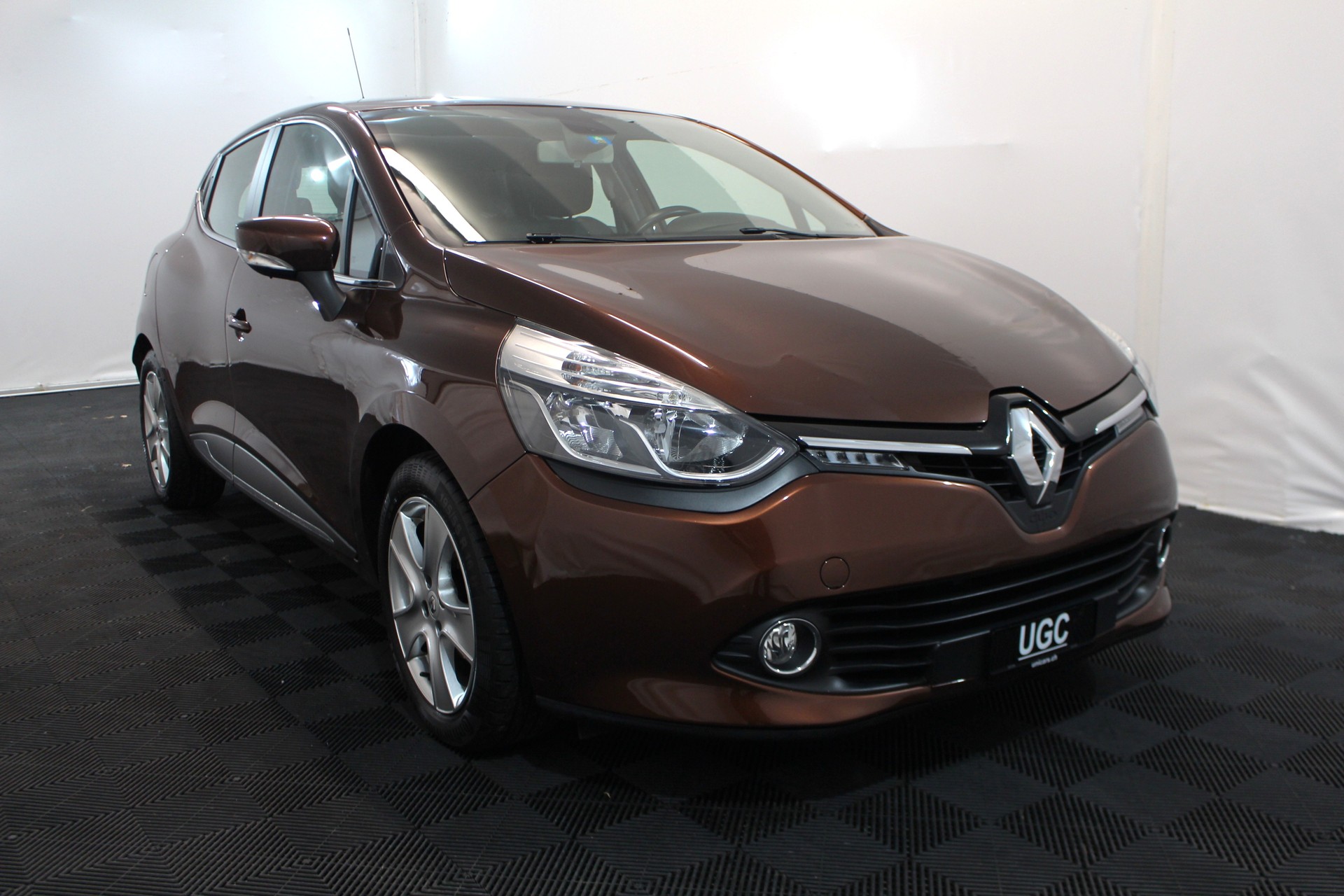 RENAULT Clio 0.9 TCe Swiss Edition S/S