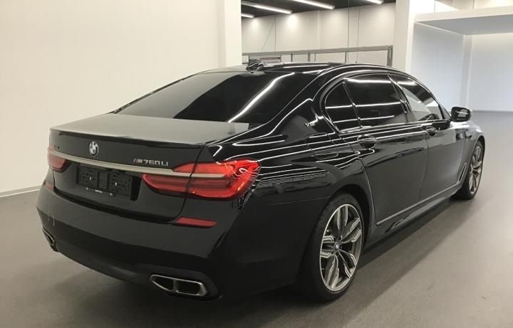 BMW M760Li xDrive Steptronic-image-4