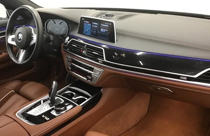 BMW M760Li xDrive Steptronic-image-9