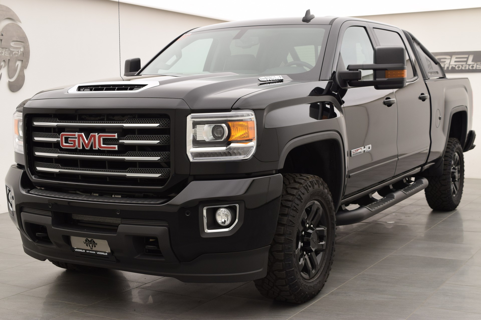 GMC Sierra 2500 HD 6.6 All Terrain X 15T-showroom-element-1