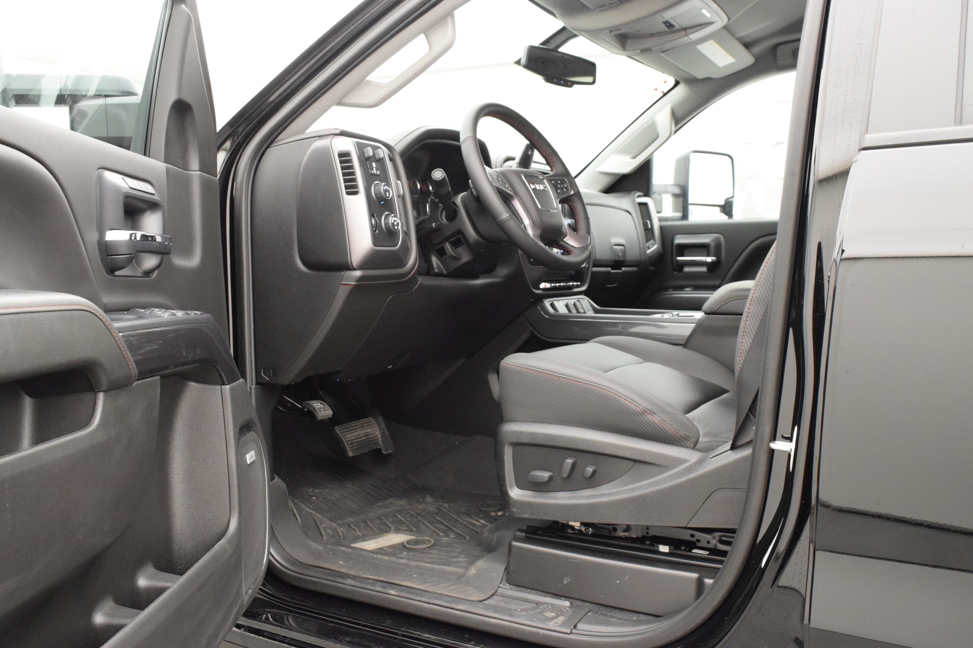 GMC Sierra 2500 HD 6.6 All Terrain X 15T-image-7