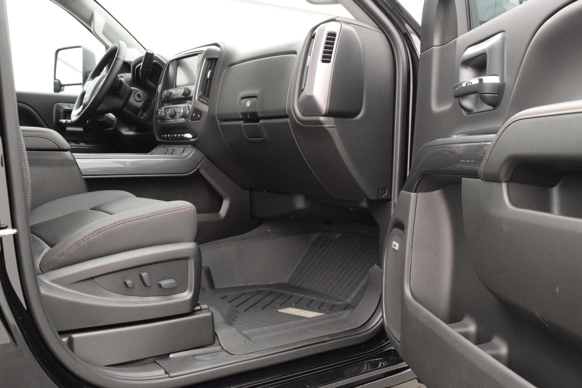 GMC Sierra 2500 HD 6.6 All Terrain X 15T-image-14